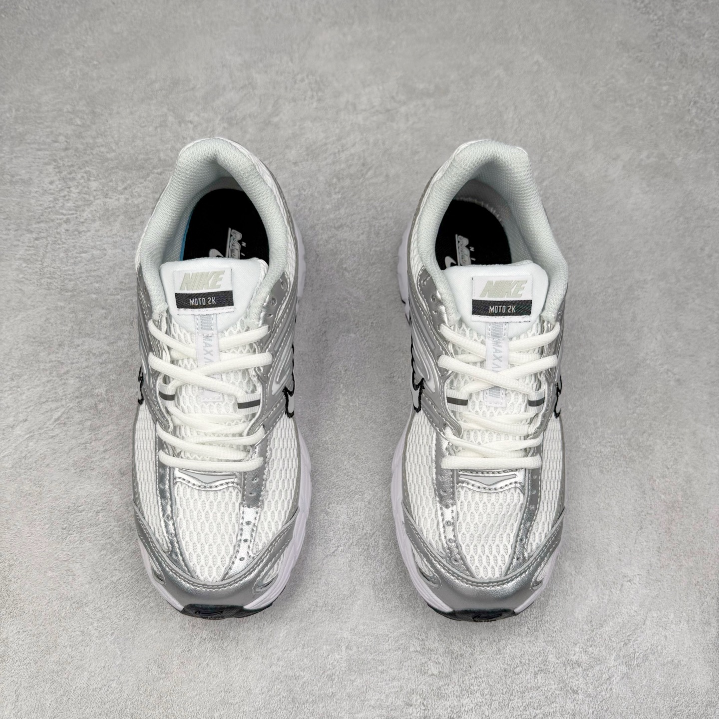 图片[2]-NK Air Max Moto 2K 舒适百搭耐磨 低帮跑步鞋 实拍调校N版已经零色差零失真 百分百还原实物色彩所见即所得 不存在货不对板色差等低级问题 选购参考实物拍摄 不混卖不参货 只用心做好货严格选品 承诺混一赔十 尺码：36 36.5 37.5 38 38.5 39 40 40.5 41 42 42.5 43 44 44.5 45-选品中心