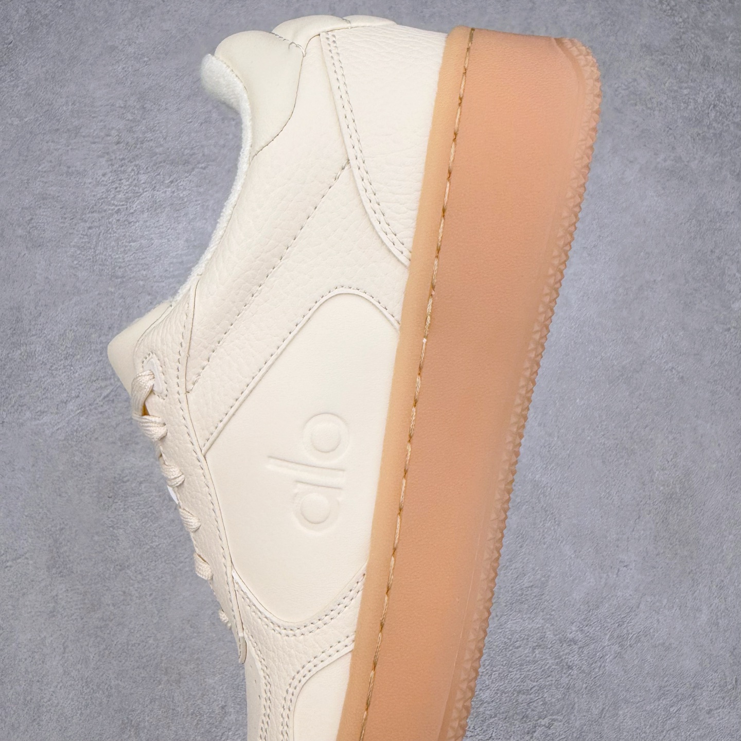 图片[7]-＃M纯原 Alo yoga Alo Recovery Mode 舒适百搭防滑耐磨低帮板鞋 易梦玲 Jisoo智秀等多位明星同款上脚主打各大平台外贸主推大厂采购原材料多处细节一步到位生产细节 一款随意搭配的都好看的鞋子alo采用增高4cm 春夏秋冬四季款舒适简约板鞋 TPU防滑耐磨鞋底 尺码：36 36.5 37 37.5 38 38.5 39 40 41 41.5 42 42.5 43 44 45-选品中心