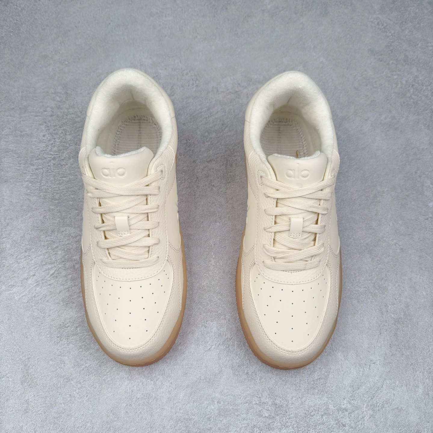 图片[2]-＃M纯原 Alo yoga Alo Recovery Mode 舒适百搭防滑耐磨低帮板鞋 易梦玲 Jisoo智秀等多位明星同款上脚主打各大平台外贸主推大厂采购原材料多处细节一步到位生产细节 一款随意搭配的都好看的鞋子alo采用增高4cm 春夏秋冬四季款舒适简约板鞋 TPU防滑耐磨鞋底 尺码：36 36.5 37 37.5 38 38.5 39 40 41 41.5 42 42.5 43 44 45-选品中心