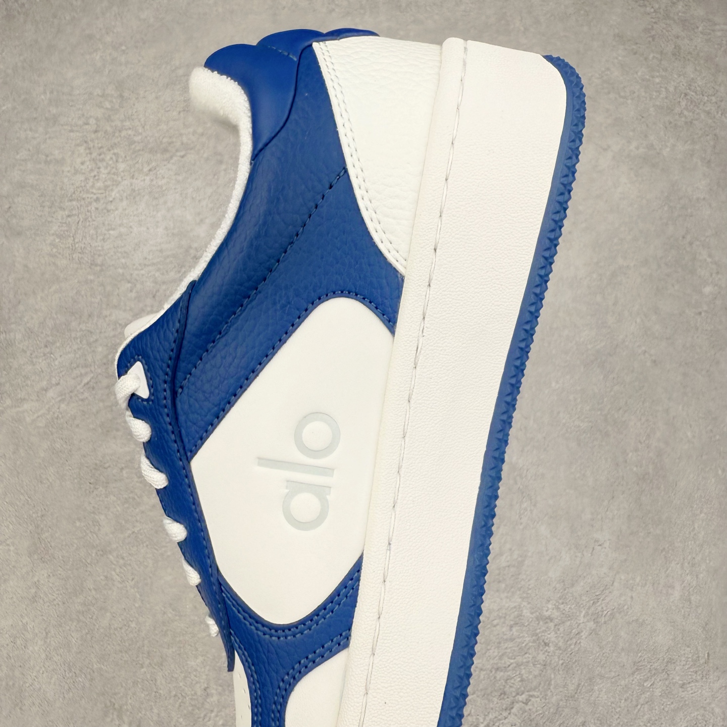 图片[7]-＃M纯原 Alo yoga Alo Recovery Mode 舒适百搭防滑耐磨低帮板鞋 易梦玲 Jisoo智秀等多位明星同款上脚主打各大平台外贸主推大厂采购原材料多处细节一步到位生产细节 一款随意搭配的都好看的鞋子alo采用增高4cm 春夏秋冬四季款舒适简约板鞋 TPU防滑耐磨鞋底 尺码：36 36.5 37 37.5 38 38.5 39 40 41 41.5 42 42.5 43 44 45-选品中心