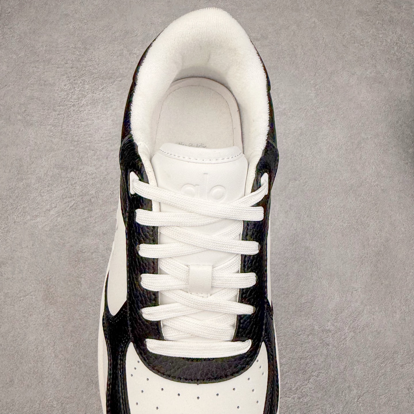 图片[5]-＃M纯原 Alo yoga Alo Recovery Mode 舒适百搭防滑耐磨低帮板鞋 易梦玲 Jisoo智秀等多位明星同款上脚主打各大平台外贸主推大厂采购原材料多处细节一步到位生产细节 一款随意搭配的都好看的鞋子alo采用增高4cm 春夏秋冬四季款舒适简约板鞋 TPU防滑耐磨鞋底 尺码：36 36.5 37 37.5 38 38.5 39 40 41 41.5 42 42.5 43 44 45-选品中心