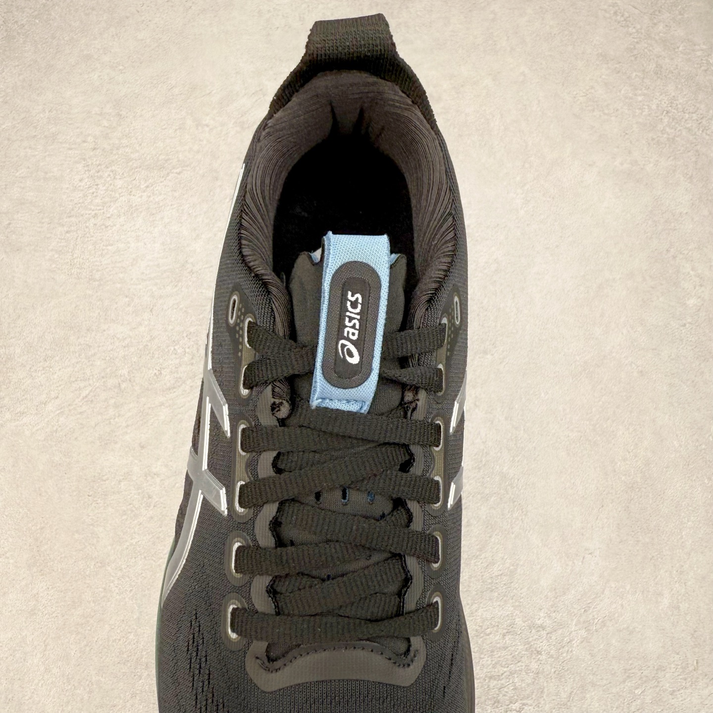 图片[5]-Asics Gel-Kayano 32 亚瑟士卡亚诺32代低帮专业有氧超轻量休闲运动全能慢跑鞋全球知名运动品牌ASICS正式推出新款GEL-KAYANO 32跑鞋，旨在通过全新稳定结构以提升产品可适性，满足跑者的足部稳定需求，让每一位跑者从起跑到结束都能够感受到焕然一新的稳定性与舒适性，从而帮助更多人找到身心平衡，获得自在舒适的健康生活方式。秉持着ASICS亚瑟士的设计哲学，全新一代GEL-KAYANO 32应运而生。为进一步升级产品的稳定性，GEL-KAYANO 采用了全新4D引导系统，通过内侧稳定装置提升可适性，满足足部稳定需求，帮助足弓迅速返回到平衡位置。作为基于生物力学研究打造的全新稳定结构，4D引导系统不仅提升了跑鞋对双脚的支撑性，它还将人体不同的运动状态纳入设计考量，帮助跑者在多种跑动强度下获得充足的稳定性和理想的舒适度。尺码：36 37 37.5 38 39.5 40 40.5 41.5 42 42.5 43.5 44 44.5 45-选品中心