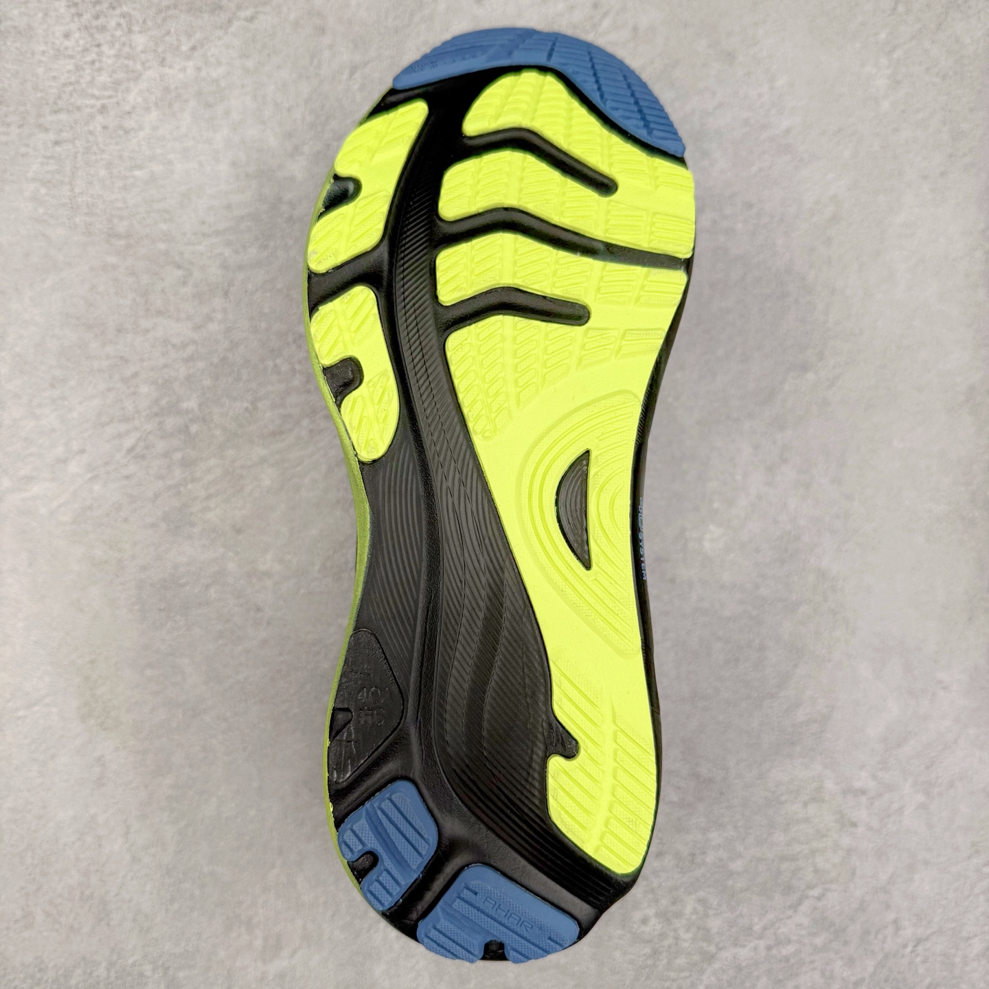 图片[9]-Asics Gel-Kayano 32 亚瑟士卡亚诺32代低帮专业有氧超轻量休闲运动全能慢跑鞋全球知名运动品牌ASICS正式推出新款GEL-KAYANO 32跑鞋，旨在通过全新稳定结构以提升产品可适性，满足跑者的足部稳定需求，让每一位跑者从起跑到结束都能够感受到焕然一新的稳定性与舒适性，从而帮助更多人找到身心平衡，获得自在舒适的健康生活方式。秉持着ASICS亚瑟士的设计哲学，全新一代GEL-KAYANO 32应运而生。为进一步升级产品的稳定性，GEL-KAYANO 采用了全新4D引导系统，通过内侧稳定装置提升可适性，满足足部稳定需求，帮助足弓迅速返回到平衡位置。作为基于生物力学研究打造的全新稳定结构，4D引导系统不仅提升了跑鞋对双脚的支撑性，它还将人体不同的运动状态纳入设计考量，帮助跑者在多种跑动强度下获得充足的稳定性和理想的舒适度。尺码：36 37 37.5 38 39.5 40 40.5 41.5 42 42.5 43.5 44 44.5 45-选品中心