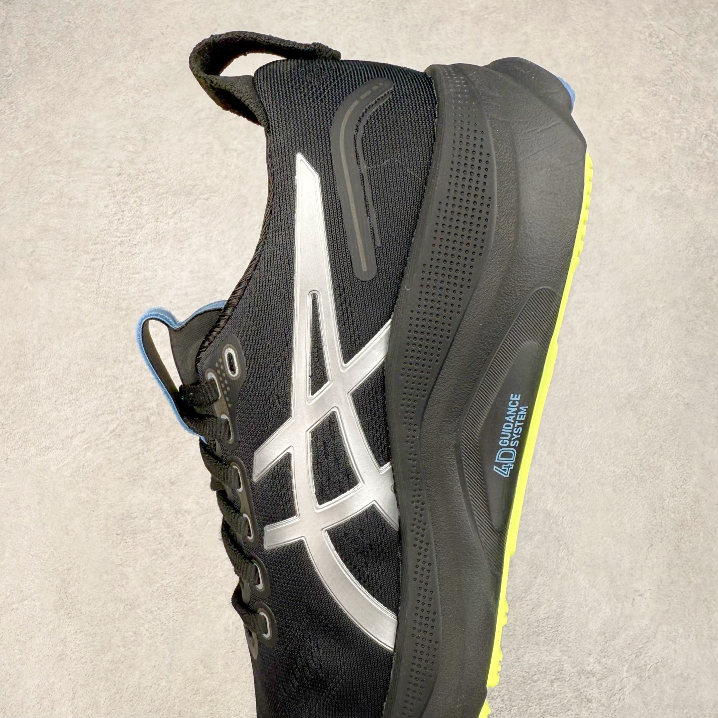 图片[7]-Asics Gel-Kayano 32 亚瑟士卡亚诺32代低帮专业有氧超轻量休闲运动全能慢跑鞋全球知名运动品牌ASICS正式推出新款GEL-KAYANO 32跑鞋，旨在通过全新稳定结构以提升产品可适性，满足跑者的足部稳定需求，让每一位跑者从起跑到结束都能够感受到焕然一新的稳定性与舒适性，从而帮助更多人找到身心平衡，获得自在舒适的健康生活方式。秉持着ASICS亚瑟士的设计哲学，全新一代GEL-KAYANO 32应运而生。为进一步升级产品的稳定性，GEL-KAYANO 采用了全新4D引导系统，通过内侧稳定装置提升可适性，满足足部稳定需求，帮助足弓迅速返回到平衡位置。作为基于生物力学研究打造的全新稳定结构，4D引导系统不仅提升了跑鞋对双脚的支撑性，它还将人体不同的运动状态纳入设计考量，帮助跑者在多种跑动强度下获得充足的稳定性和理想的舒适度。尺码：36 37 37.5 38 39.5 40 40.5 41.5 42 42.5 43.5 44 44.5 45-选品中心