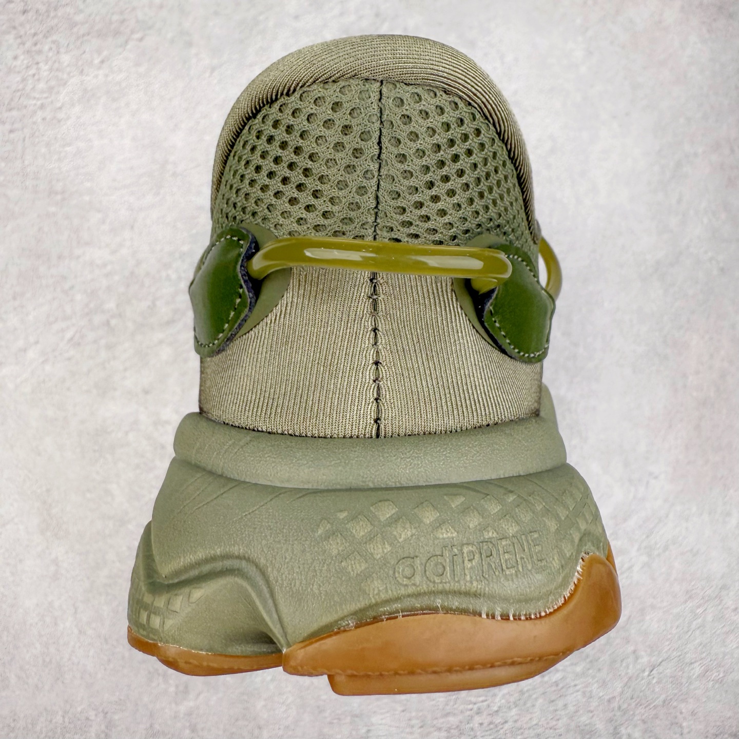 图片[8]-AD Originals OZWEEGO 简版椰子3M反光皮面水管复古老爹鞋 鞋面透气织物与出众皮革相互拼接 营造丰富层次 中底 adiPRENE+ 则提供穿着过程中的优良支撑 进一步提升舒适度 特别之处在于后跟半透明导管加持 个性又独特 最后辅以醒目色调营造强烈视觉反差 不凡的吸睛效果让人过目难忘 尺码：36 36.5 37 38 38.5 39 40 40.5 41 42 42.5 43 44 44.5 45-选品中心