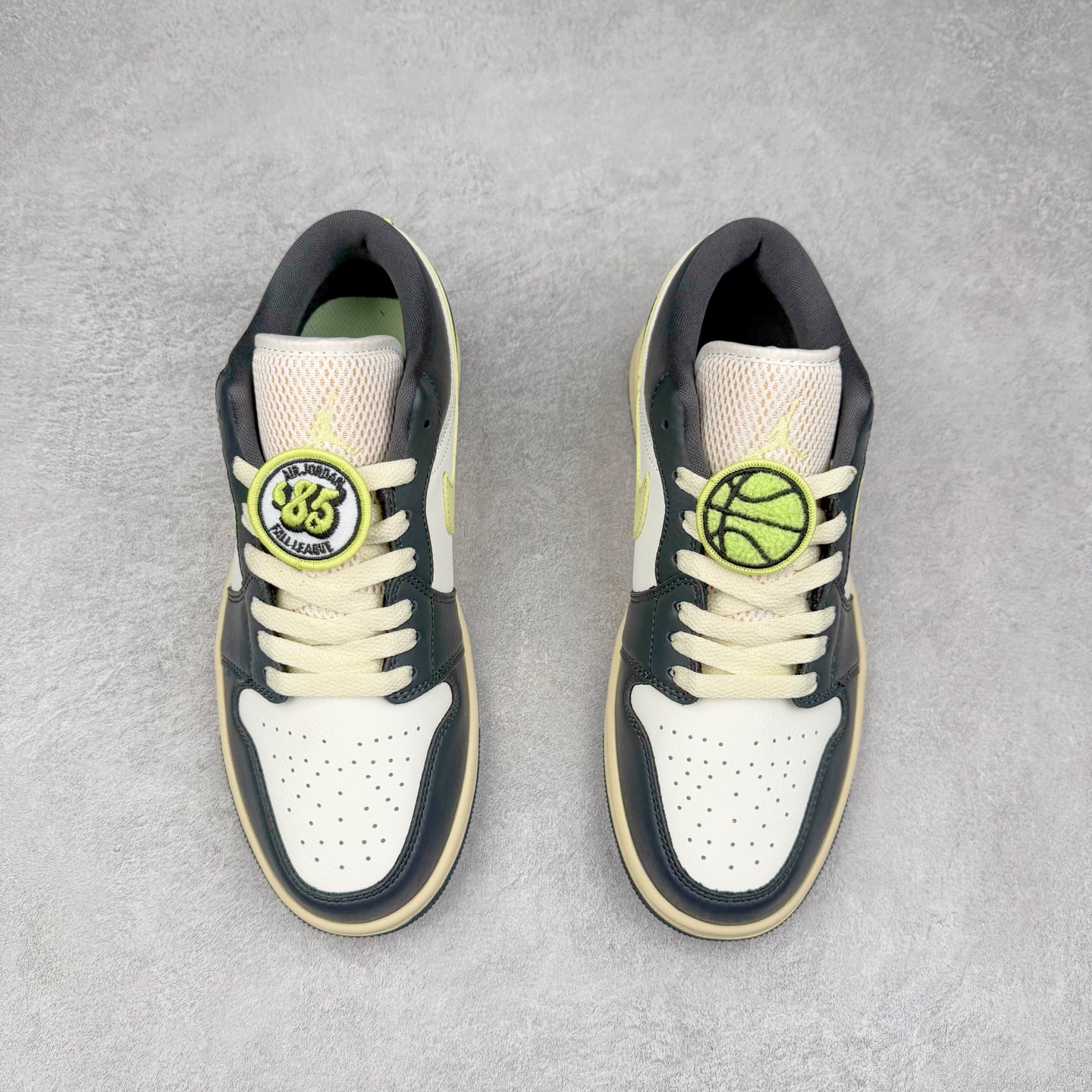 图片[2]-＃K版 Air Jordan AJ1 Low 低帮 黑白绿 HQ3009-003 全新流水线出品 DT版本唯一平替选择 市场第二梯队最强版 全部原鞋开发 原楦原纸板开发 全鞋电脑针车 原厂内置全掌气垫 原盒内在原标 唯一Zp原版鞋带绑法 免检产品 全新2022版型 全头层皮料 完美零毛边处理 原厂配置全掌气垫 价格定位良心 几十个配色陆续出货 实拍调校N版已经零色差零失真 百分百还原实物色彩所见即所得 不存在货不对板色差等低级问题 选购参考实物拍摄 不混卖不参货 只用心做好货严格选品 承诺混一赔十 尺码：36 36.5 37.5 38 38.5 39 40 40.5 41 42 42.5 43 44 44.5 45-选品中心