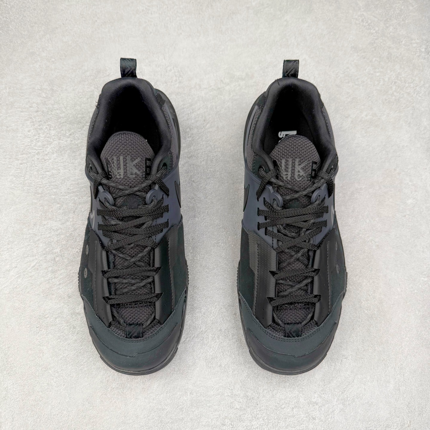 图片[2]-＃神版 Sacai x NK Zegamadome SP 联名款舒适防滑耐磨低帮生活休闲鞋 HQ8618-001 整双鞋采用了 Zoom X 缓震科技和 Vibram 外底 在保证舒适度的同时又兼顾了耐用性 并且提供了出色的抓地力 鞋面则是全新 ZoomX Zegama 科技 将网眼和绒面革材质融合而成的全新科技面料 兼顾透气性与耐用性 尺码：36 36.5 37.5 38 38.5 39 40 40.5 41 42 42.5 43 44 44.5 45 46-选品中心