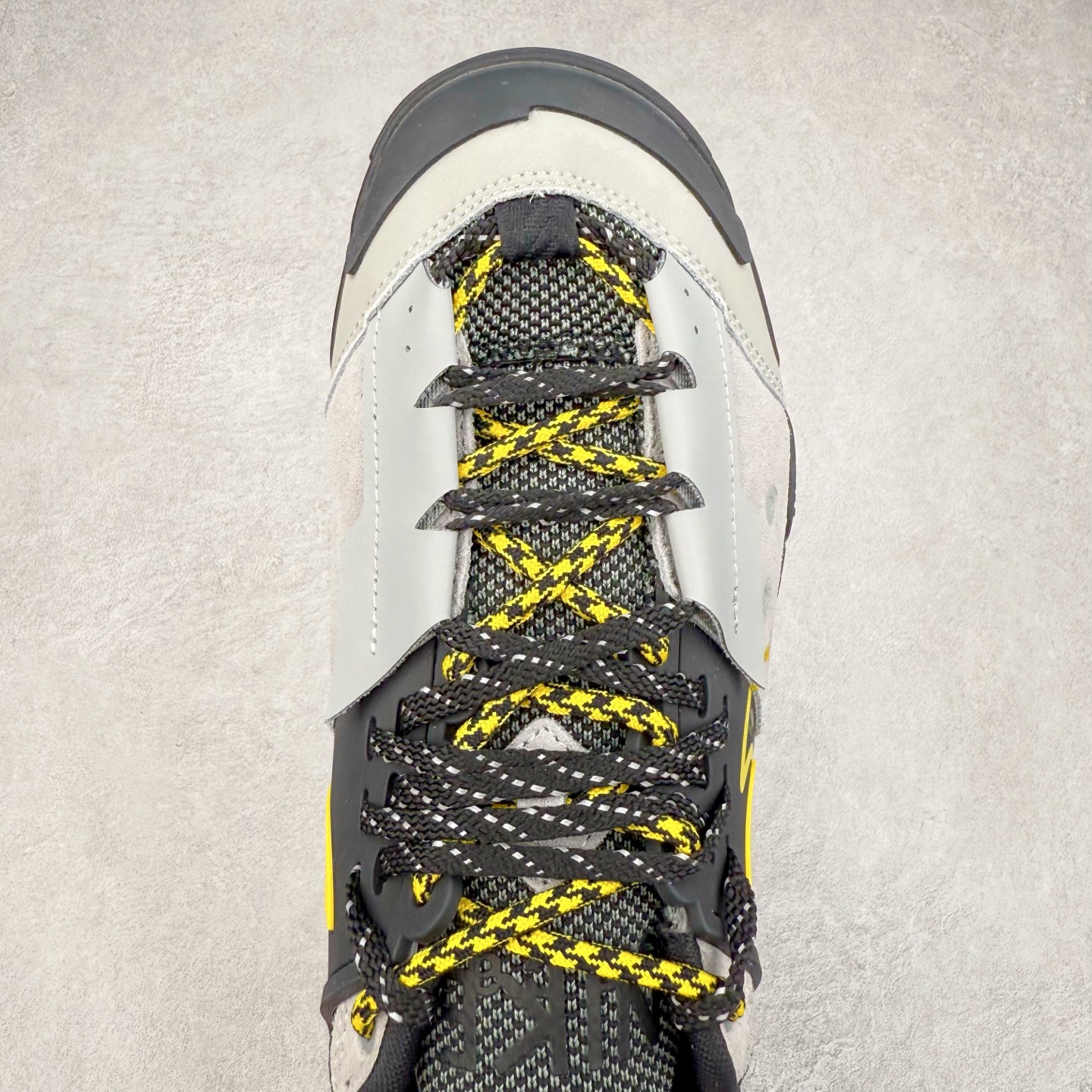 图片[4]-＃神版 Sacai x NK Zegamadome SP 联名款舒适防滑耐磨低帮生活休闲鞋 HQ8618-002 整双鞋采用了 Zoom X 缓震科技和 Vibram 外底 在保证舒适度的同时又兼顾了耐用性 并且提供了出色的抓地力 鞋面则是全新 ZoomX Zegama 科技 将网眼和绒面革材质融合而成的全新科技面料 兼顾透气性与耐用性 尺码：36 36.5 37.5 38 38.5 39 40 40.5 41 42 42.5 43 44 44.5 45 46-选品中心