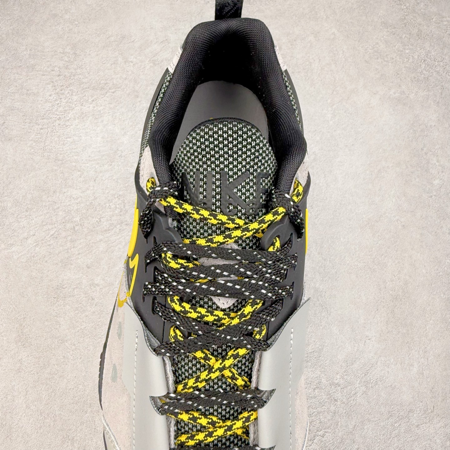 图片[5]-＃神版 Sacai x NK Zegamadome SP 联名款舒适防滑耐磨低帮生活休闲鞋 HQ8618-002 整双鞋采用了 Zoom X 缓震科技和 Vibram 外底 在保证舒适度的同时又兼顾了耐用性 并且提供了出色的抓地力 鞋面则是全新 ZoomX Zegama 科技 将网眼和绒面革材质融合而成的全新科技面料 兼顾透气性与耐用性 尺码：36 36.5 37.5 38 38.5 39 40 40.5 41 42 42.5 43 44 44.5 45 46-选品中心