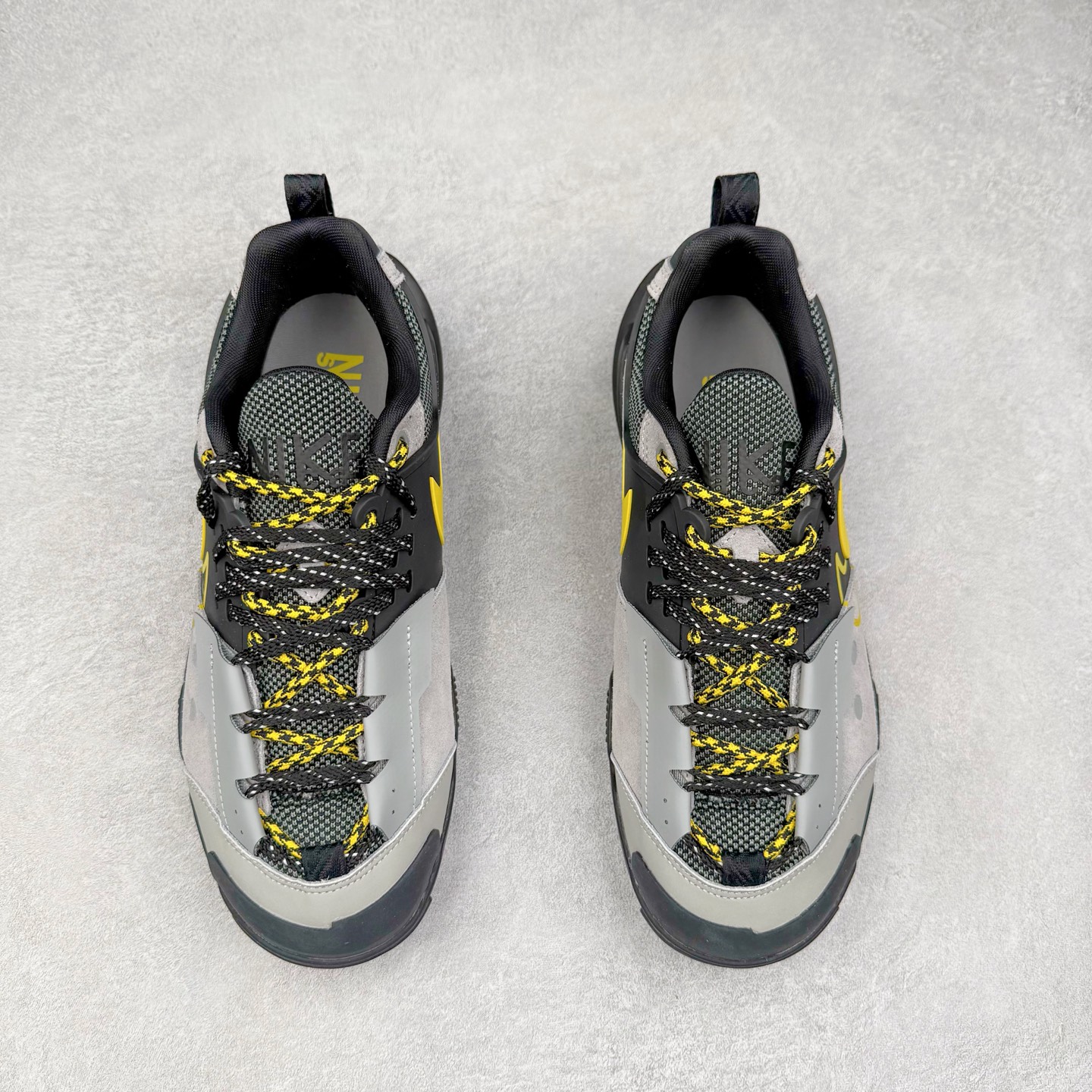 图片[2]-＃神版 Sacai x NK Zegamadome SP 联名款舒适防滑耐磨低帮生活休闲鞋 HQ8618-002 整双鞋采用了 Zoom X 缓震科技和 Vibram 外底 在保证舒适度的同时又兼顾了耐用性 并且提供了出色的抓地力 鞋面则是全新 ZoomX Zegama 科技 将网眼和绒面革材质融合而成的全新科技面料 兼顾透气性与耐用性 尺码：36 36.5 37.5 38 38.5 39 40 40.5 41 42 42.5 43 44 44.5 45 46-选品中心