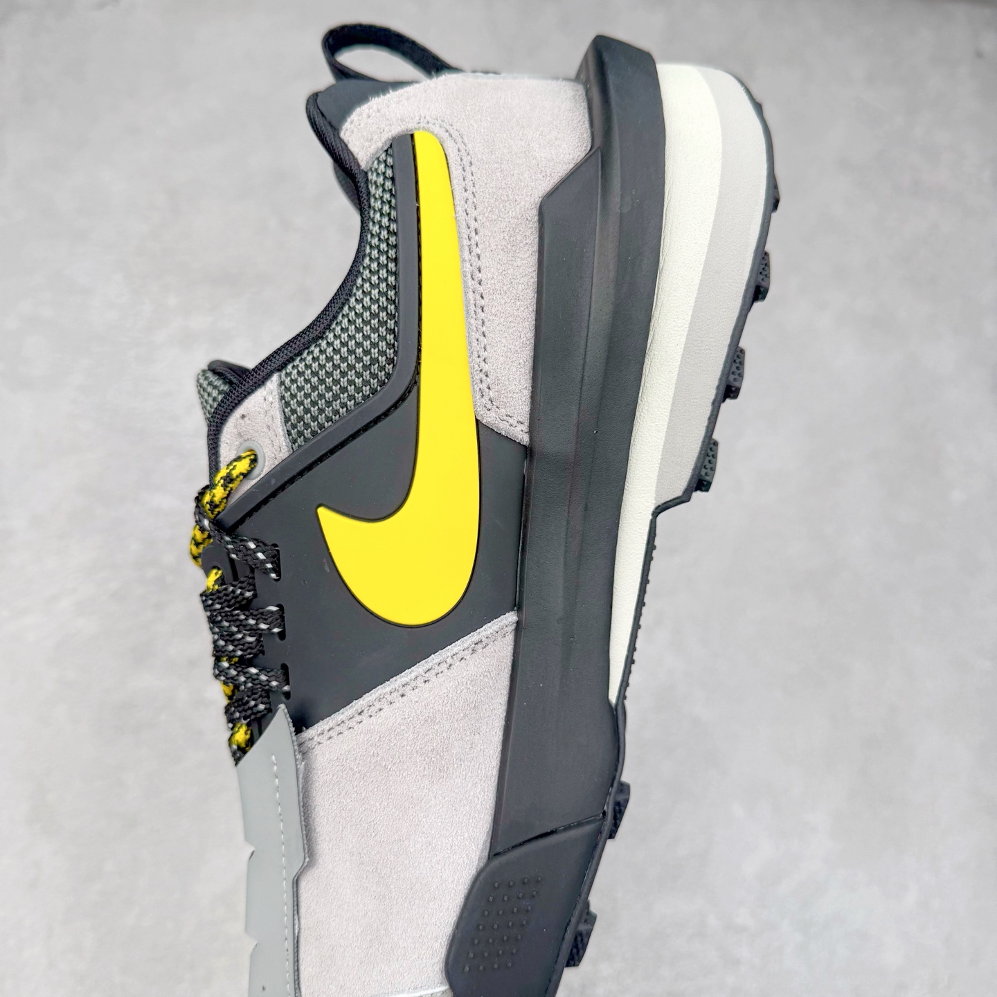 图片[7]-＃神版 Sacai x NK Zegamadome SP 联名款舒适防滑耐磨低帮生活休闲鞋 HQ8618-002 整双鞋采用了 Zoom X 缓震科技和 Vibram 外底 在保证舒适度的同时又兼顾了耐用性 并且提供了出色的抓地力 鞋面则是全新 ZoomX Zegama 科技 将网眼和绒面革材质融合而成的全新科技面料 兼顾透气性与耐用性 尺码：36 36.5 37.5 38 38.5 39 40 40.5 41 42 42.5 43 44 44.5 45 46-选品中心