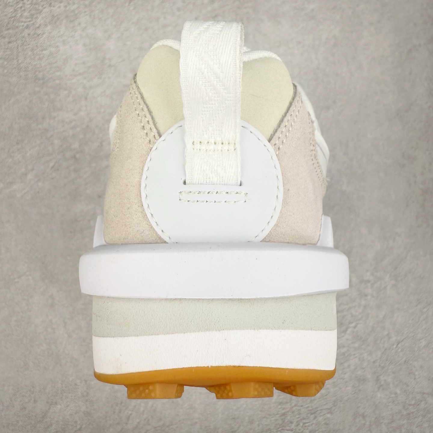 图片[8]-＃神版 Sacai x NK Zegamadome SP 联名款舒适防滑耐磨低帮生活休闲鞋 HQ8618-100 整双鞋采用了 Zoom X 缓震科技和 Vibram 外底 在保证舒适度的同时又兼顾了耐用性 并且提供了出色的抓地力 鞋面则是全新 ZoomX Zegama 科技 将网眼和绒面革材质融合而成的全新科技面料 兼顾透气性与耐用性 尺码：36 36.5 37.5 38 38.5 39 40 40.5 41 42 42.5 43 44 44.5 45 46-选品中心