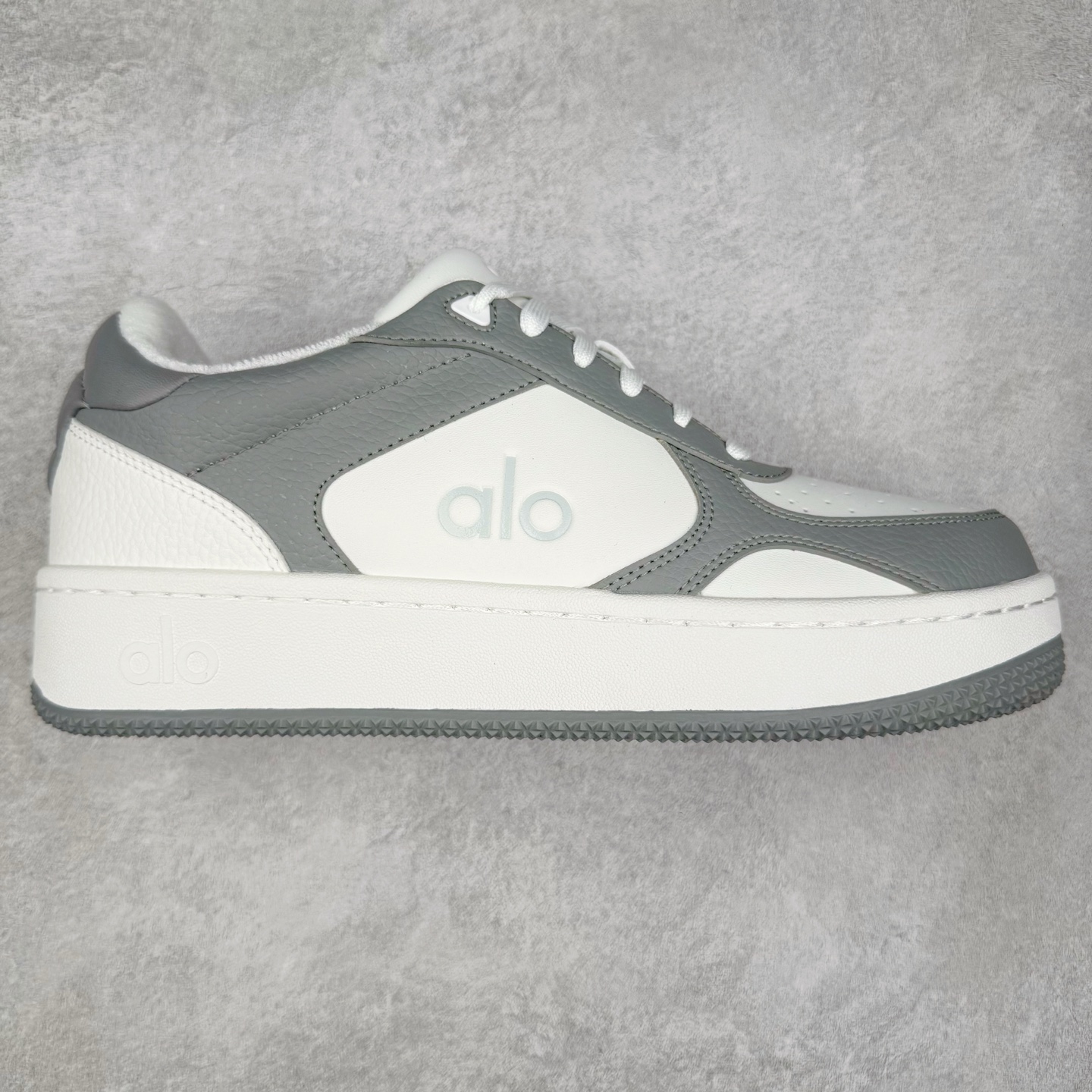 图片[3]-＃M纯原 Alo yoga Alo Recovery Mode 舒适百搭防滑耐磨低帮板鞋 易梦玲 Jisoo智秀等多位明星同款上脚主打各大平台外贸主推大厂采购原材料多处细节一步到位生产细节 一款随意搭配的都好看的鞋子alo采用增高4cm 春夏秋冬四季款舒适简约板鞋 TPU防滑耐磨鞋底 尺码：36 36.5 37 37.5 38 38.5 39 40 41 41.5 42 42.5 43 44 45-选品中心