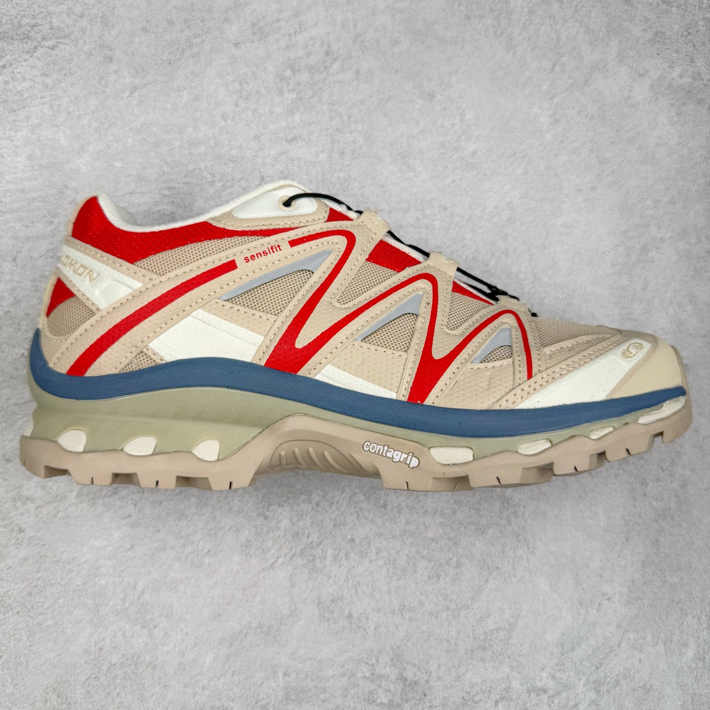 ＃福利特价️ Salomon XT-QUEST ADV 萨洛蒙潮流越野机能户外功能鞋 纯原外贸平台特供订单 耗时半年巨作 全套原纸板楦头开发 原厂特供网布配套加持 确保原汁原味 完美呈现版型 原档数据独家私模五层组合大底 男女鞋同步官方开发至46.5 原装Ortholite轻量化鞋垫 中底布带钢印编号 原厂TPU锁扣 进口港宝加持 后跟自然饱满 还原公司包裹性 基于 SALOMON 初代 XT 鞋身造型并搭载 4D ADVANCED CHASSIS™ 大底打造而成 为这款 XT-QUEST 带来了多项足部控制与保护等功能性 如在运动过程中控制左右晃动的过程而提高稳定性、改善长途越野过程中足中到足尖的过渡、提高感知岩石的精确度以抵抗尖锐物体对脚底的伤害以及采用动态缓冲来增强穿着舒适感 从而减轻疲劳感 使 XT-QUEST 成为一双舒适且安全的户外之履 尺码：36 36.5 37.5 38 38.5 39 40 40.5 41 42 42.5 43 44 44.5 45-选品中心