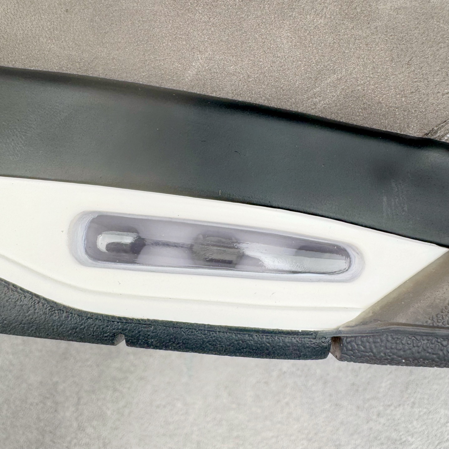 图片[13]-＃纯原 Air Jordan AJ4 Ship “Cave Stone”摩卡棕色 FV5029-200 圈内最强四代 独家外贸特供尺码含 45.5 49.5 50.5 耗时半年巨作 全套原纸板楦头开发 原厂特供皮料加持 确保原汁原味 完美呈现四代版型 一比一鞋头弧度高度鞋身弧度 数据细节工艺流程均保持原鞋一致 原厂TPU网格鞋带扣 正确内里网布 菱角分明不变形无多余毛边 柔软性质感一致于原鞋 市场唯一原厂鞋扣模具 背面可见隐藏注塑口 原厂织唛标 原厂飞人电绣工艺 尾指中部跳三针 独家绑鞋带手法 印刷中底布 四线拉帮 米色美纹纸贴合固定 进口港宝加持 后跟自然饱满 全鞋荧光划线卡点 追求极致完美 每一双都是工艺品 多重QC质检 超越公司货的品控标准 实实在在的免检产品 尺码：40 40.5 41 42 42.5 43 44 44.5 45 45.5 46 47.5 48.5 49.5 50.5-选品中心