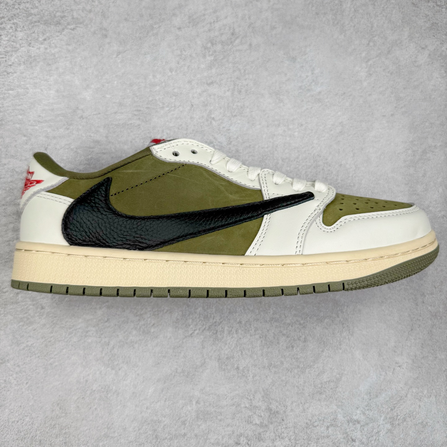 图片[5]-＃TG特价福利 TS x Air Jordan AJ1 Low 倒钩低帮联名配色 性价比批次 原盒原配 大厂出品 原厂楦头纸板数据开发 鞋型公整不松垮 采购头层皮料冲裁 高整洁度 上脚原汁原味的公司货既视感 原底独立模具 中底四线拉帮完美走线 原模大底咬花 实拍调校N版已经零色差零失真 百分百还原实物色彩所见即所得 不存在货不对板色差等低级问题 选购参考实物拍摄 不混卖不参货 只用心做好货严格选品 承诺混一赔十 尺码：36 36.5 37.5 38 38.5 39 40 40.5 41 42 42.5 43 44 44.5 45 46 47.5-选品中心