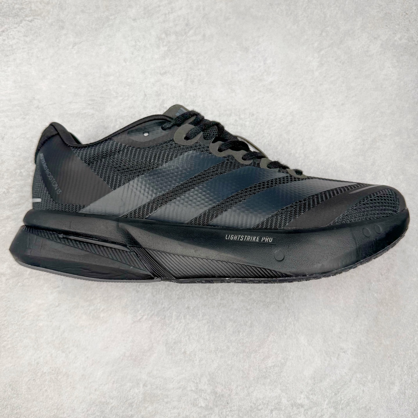 AD Adizero Boston 13 夏季透气网眼竞速跑鞋 JS4941 融合Lightstrike和Lightstrike Pro技术 采用乙烯/乙酸乙烯酯(EVA)材质 打造舒适中底 含ENERGYROD能量碳柱 旨在为步伐添活力 尺码：36 36.5 37 38 38.5 39 40 40.5 41 42 42.5 43 44 44.5 45-选品中心