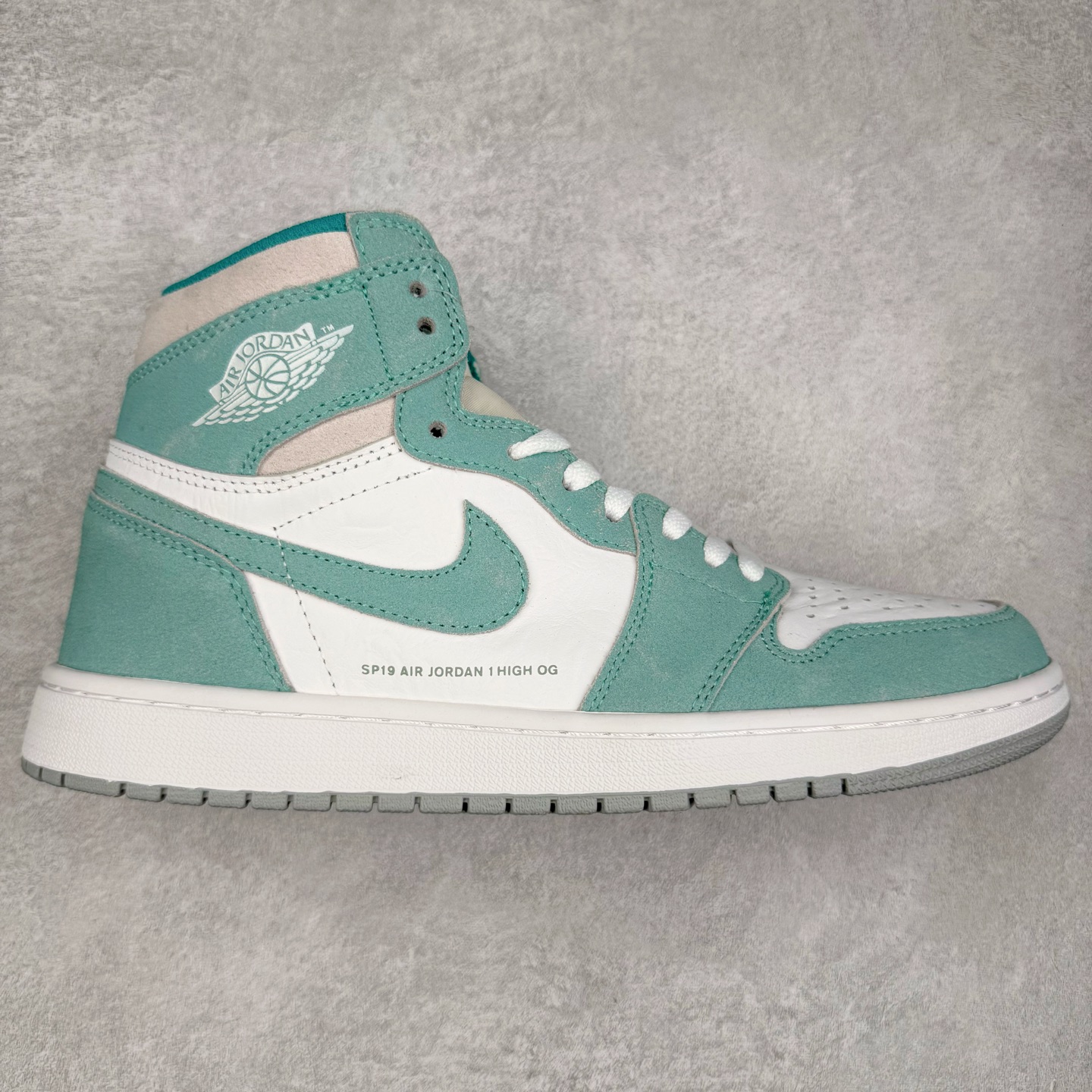 图片[3]-＃TG特价福利 Air Jordan AJ1 High 高帮全系列 性价比批次 原盒原配 大厂出品 原厂楦头纸板数据开发 鞋型公整不松垮 采购头层皮料冲裁 高整洁度 上脚原汁原味的公司货既视感 原底独立模具 中底四线拉帮完美走线 原模大底咬花 实拍调校N版已经零色差零失真 百分百还原实物色彩所见即所得 不存在货不对板色差等低级问题 选购参考实物拍摄 不混卖不参货 只用心做好货严格选品 承诺混一赔十 尺码：36 36.5 37.5 38 38.5 39 40 40.5 41 42 42.5 43 44 44.5 45 46 47.5-选品中心