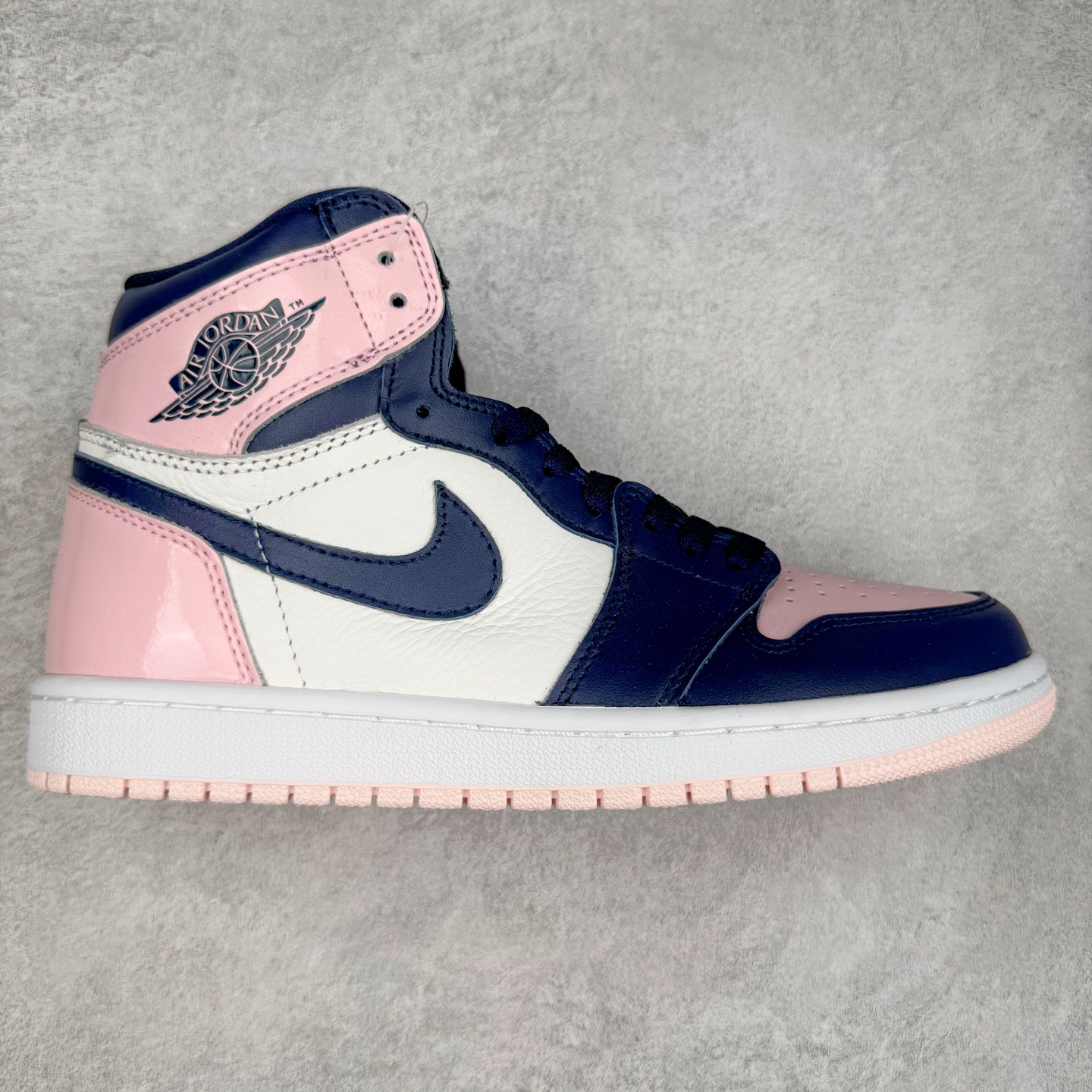 图片[2]-＃TG特价福利 Air Jordan AJ1 High 高帮全系列 性价比批次 原盒原配 大厂出品 原厂楦头纸板数据开发 鞋型公整不松垮 采购头层皮料冲裁 高整洁度 上脚原汁原味的公司货既视感 原底独立模具 中底四线拉帮完美走线 原模大底咬花 实拍调校N版已经零色差零失真 百分百还原实物色彩所见即所得 不存在货不对板色差等低级问题 选购参考实物拍摄 不混卖不参货 只用心做好货严格选品 承诺混一赔十 尺码：36 36.5 37.5 38 38.5 39 40 40.5 41 42 42.5 43 44 44.5 45 46 47.5-选品中心