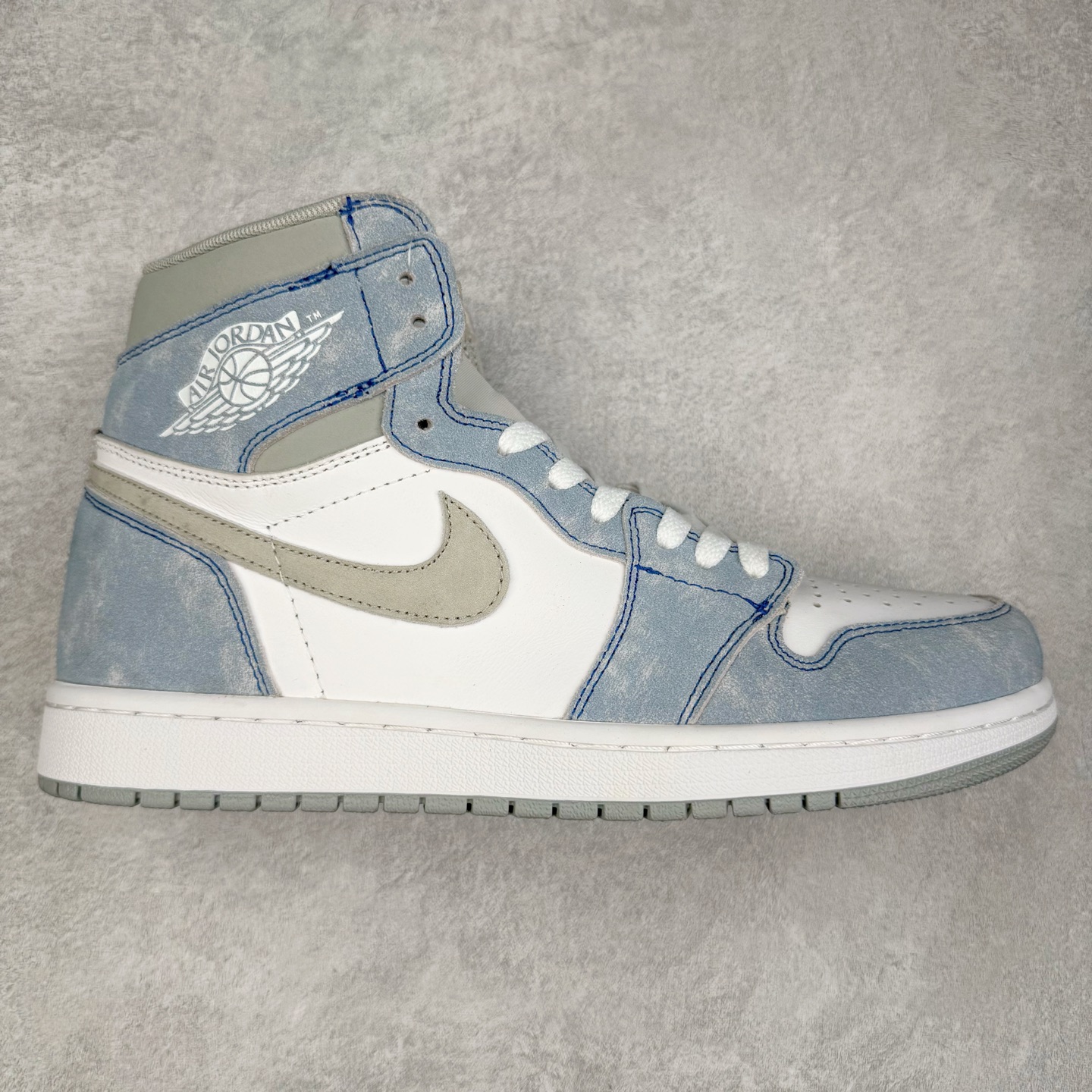 图片[9]-＃TG特价福利 Air Jordan AJ1 High 高帮全系列 性价比批次 原盒原配 大厂出品 原厂楦头纸板数据开发 鞋型公整不松垮 采购头层皮料冲裁 高整洁度 上脚原汁原味的公司货既视感 原底独立模具 中底四线拉帮完美走线 原模大底咬花 实拍调校N版已经零色差零失真 百分百还原实物色彩所见即所得 不存在货不对板色差等低级问题 选购参考实物拍摄 不混卖不参货 只用心做好货严格选品 承诺混一赔十 尺码：36 36.5 37.5 38 38.5 39 40 40.5 41 42 42.5 43 44 44.5 45 46 47.5-选品中心