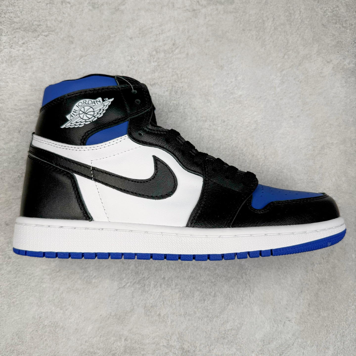 图片[2]-＃TG特价福利 Air Jordan AJ1 High 高帮全系列 性价比批次 原盒原配 大厂出品 原厂楦头纸板数据开发 鞋型公整不松垮 采购头层皮料冲裁 高整洁度 上脚原汁原味的公司货既视感 原底独立模具 中底四线拉帮完美走线 原模大底咬花 实拍调校N版已经零色差零失真 百分百还原实物色彩所见即所得 不存在货不对板色差等低级问题 选购参考实物拍摄 不混卖不参货 只用心做好货严格选品 承诺混一赔十 尺码：36 36.5 37.5 38 38.5 39 40 40.5 41 42 42.5 43 44 44.5 45 46 47.5-选品中心