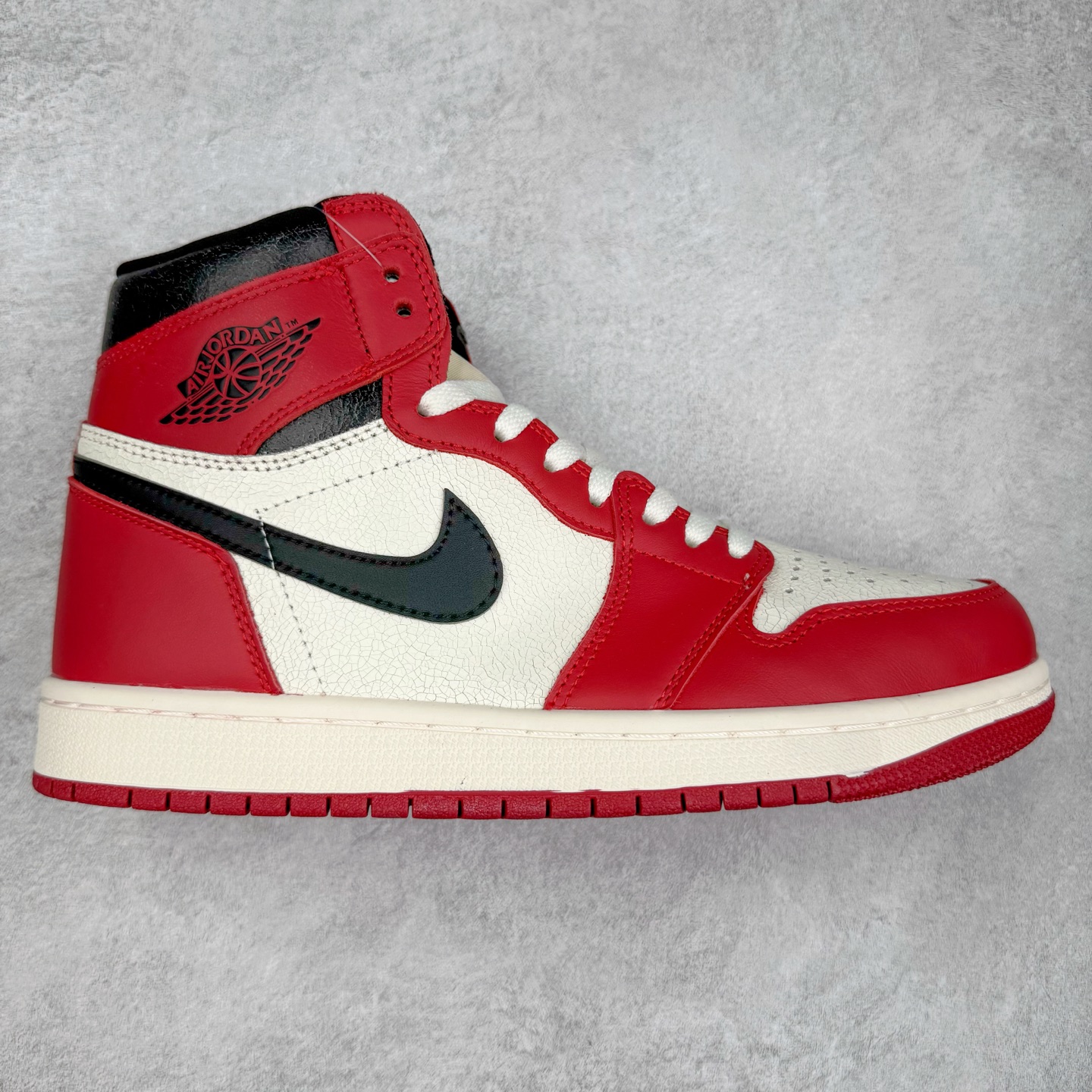 图片[7]-＃TG特价福利 Air Jordan AJ1 High 高帮全系列 性价比批次 原盒原配 大厂出品 原厂楦头纸板数据开发 鞋型公整不松垮 采购头层皮料冲裁 高整洁度 上脚原汁原味的公司货既视感 原底独立模具 中底四线拉帮完美走线 原模大底咬花 实拍调校N版已经零色差零失真 百分百还原实物色彩所见即所得 不存在货不对板色差等低级问题 选购参考实物拍摄 不混卖不参货 只用心做好货严格选品 承诺混一赔十 尺码：36 36.5 37.5 38 38.5 39 40 40.5 41 42 42.5 43 44 44.5 45 46 47.5-选品中心