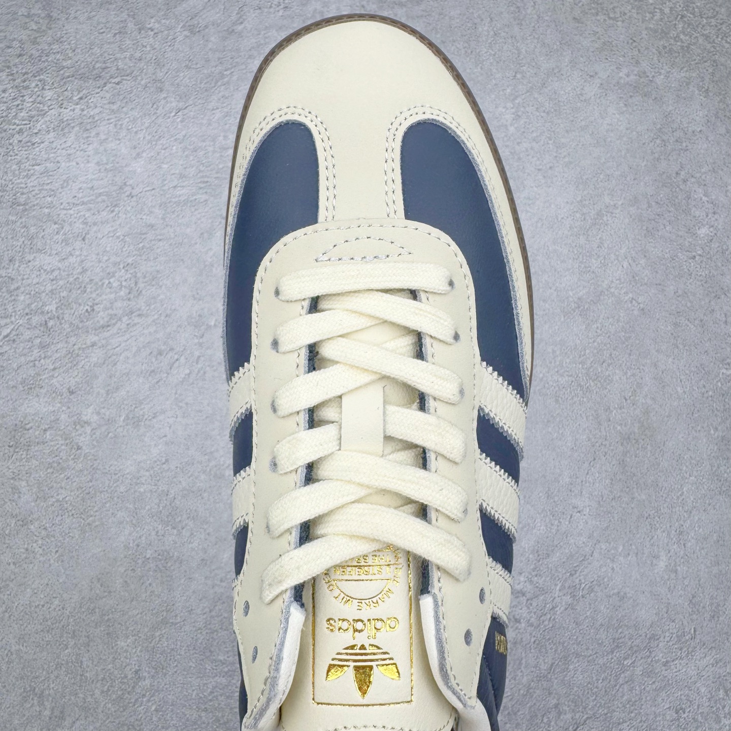 图片[4]-＃纯原 AD Original Samba OG 复古经典轻便板鞋 IG1968 市场最高版本 正确烫金高频细节 原装纳米超迁+原装头层皮料 独家私模橡胶大底 原盒原配 这款桑巴鞋展示了高质量的工艺 带有装饰的超锁缝制和无缝的手感 柔软、柔软的皮革造型和标志性的3条纹完成了精致的外观 正规合身鞋带 鞋面上有绒面鞋垫 橡胶鞋底 享受正畸套筒软感 自50年代首次亮相以来就一直在赢得粉丝的青睐 尺码：36 36.5 37.5 38 38.5 39 40 40.5 41 42 42.5 43 44 44.5 45-选品中心