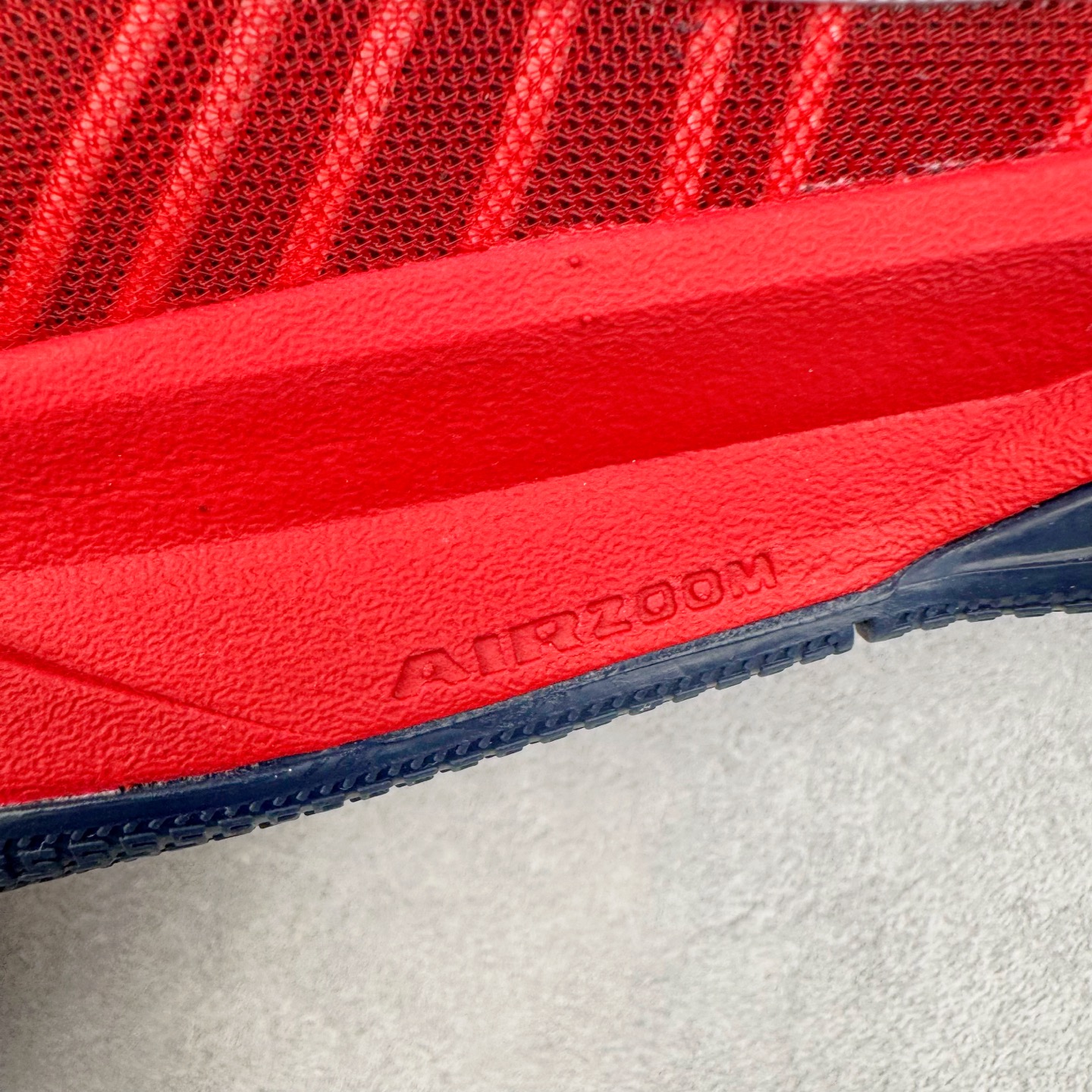 图片[17]-＃Max/灭世 NK Sabrina 2 萨布丽娜二代签名减震防滑低帮篮球鞋 红色 FZ1517-600 革新登场🌪🔝颠覆革新出货‼️缓震配置独家革新！实战属性直接拉满👊🏻实战天花板上限再度提升！实战亲测-性能体验吊打国产同价位鞋款 ⚫️前掌扇形zoom➕增配中足抗扭片➕增配后掌马蹄ZOOM气垫（正品仅配置前掌扇形zoom） 完美解决 正品抗扭不足问题 ⚫️采用科比5代鞋楦以及龙骨数据打造！前后落差仅6mm！小科5实至名归！ ⚫️鞋身➕鞋头增配高频补强层，提升鞋头以及脚踝支撑性 ⚫️鞋垫采用高弹缓震垫材质-磨合一场直接贴合脚型☑️ ⚫️外底加厚2mm，升级止滑配方，磨合一次，抓地原地起飞 后卫旗舰有且只在灭世纯原（支持市场任意货品正面PK） 真材实料，肉眼可见！革新升级绝非空穴来风！灭世纯原内外兼修，用态度诠释最强实战货品👊🏻 尺码：39-46（尺码建议：标准亚洲楦 无需大半码）-选品中心