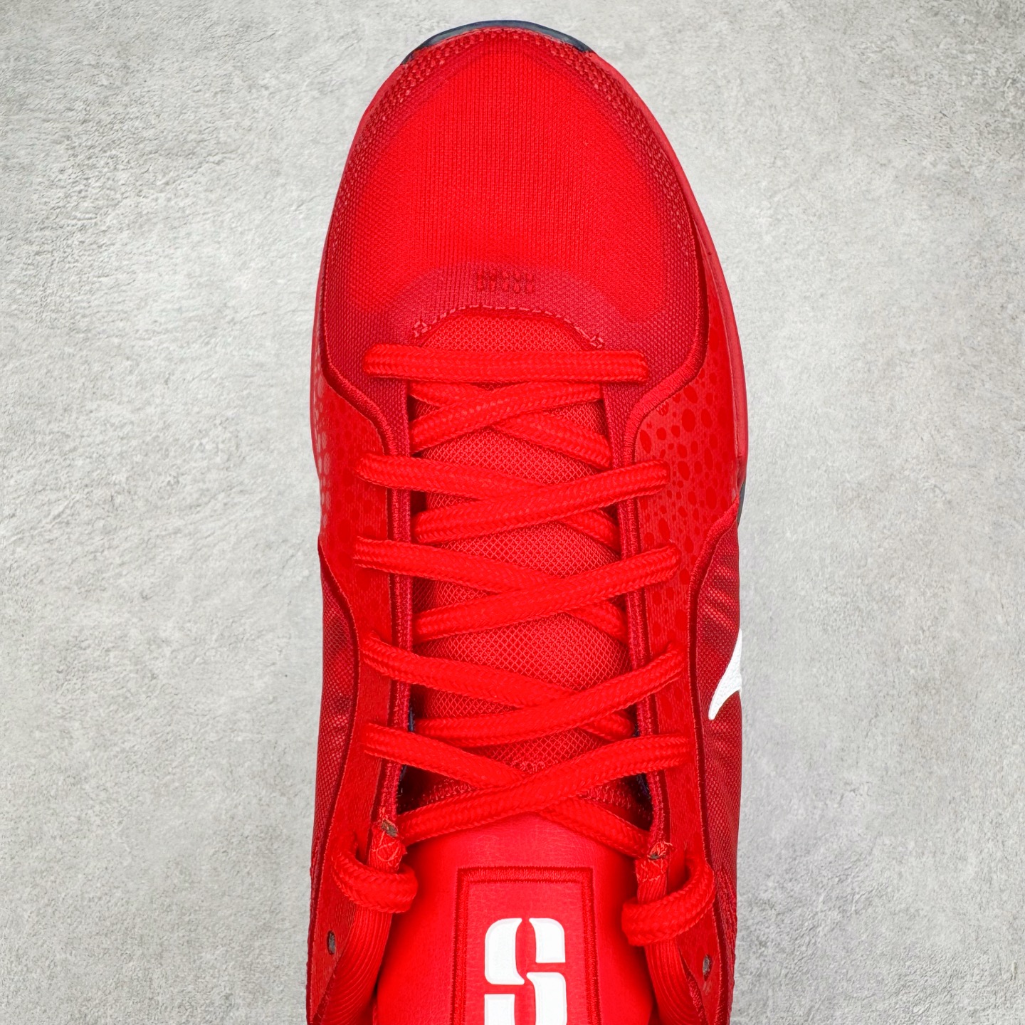 图片[4]-＃Max/灭世 NK Sabrina 2 萨布丽娜二代签名减震防滑低帮篮球鞋 红色 FZ1517-600 革新登场🌪🔝颠覆革新出货‼️缓震配置独家革新！实战属性直接拉满👊🏻实战天花板上限再度提升！实战亲测-性能体验吊打国产同价位鞋款 ⚫️前掌扇形zoom➕增配中足抗扭片➕增配后掌马蹄ZOOM气垫（正品仅配置前掌扇形zoom） 完美解决 正品抗扭不足问题 ⚫️采用科比5代鞋楦以及龙骨数据打造！前后落差仅6mm！小科5实至名归！ ⚫️鞋身➕鞋头增配高频补强层，提升鞋头以及脚踝支撑性 ⚫️鞋垫采用高弹缓震垫材质-磨合一场直接贴合脚型☑️ ⚫️外底加厚2mm，升级止滑配方，磨合一次，抓地原地起飞 后卫旗舰有且只在灭世纯原（支持市场任意货品正面PK） 真材实料，肉眼可见！革新升级绝非空穴来风！灭世纯原内外兼修，用态度诠释最强实战货品👊🏻 尺码：39-46（尺码建议：标准亚洲楦 无需大半码）-选品中心