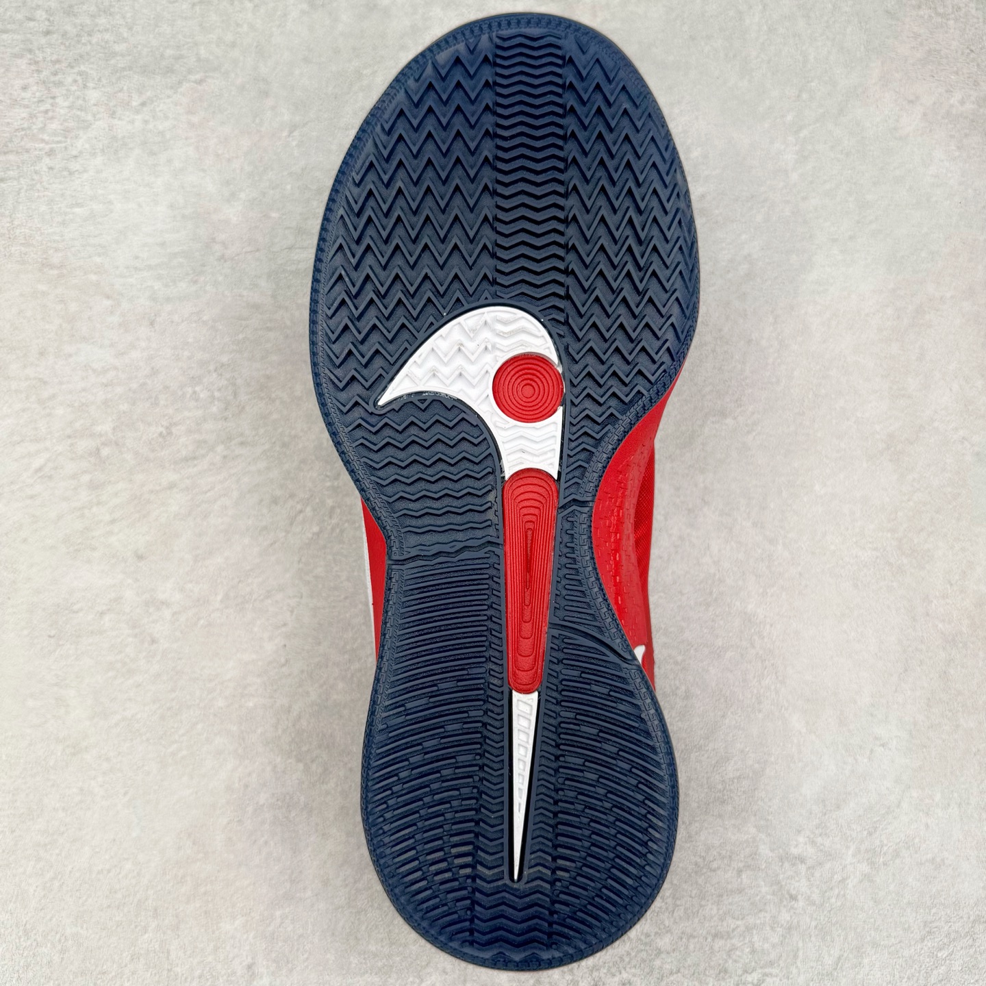 图片[9]-＃Max/灭世 NK Sabrina 2 萨布丽娜二代签名减震防滑低帮篮球鞋 红色 FZ1517-600 革新登场🌪🔝颠覆革新出货‼️缓震配置独家革新！实战属性直接拉满👊🏻实战天花板上限再度提升！实战亲测-性能体验吊打国产同价位鞋款 ⚫️前掌扇形zoom➕增配中足抗扭片➕增配后掌马蹄ZOOM气垫（正品仅配置前掌扇形zoom） 完美解决 正品抗扭不足问题 ⚫️采用科比5代鞋楦以及龙骨数据打造！前后落差仅6mm！小科5实至名归！ ⚫️鞋身➕鞋头增配高频补强层，提升鞋头以及脚踝支撑性 ⚫️鞋垫采用高弹缓震垫材质-磨合一场直接贴合脚型☑️ ⚫️外底加厚2mm，升级止滑配方，磨合一次，抓地原地起飞 后卫旗舰有且只在灭世纯原（支持市场任意货品正面PK） 真材实料，肉眼可见！革新升级绝非空穴来风！灭世纯原内外兼修，用态度诠释最强实战货品👊🏻 尺码：39-46（尺码建议：标准亚洲楦 无需大半码）-选品中心