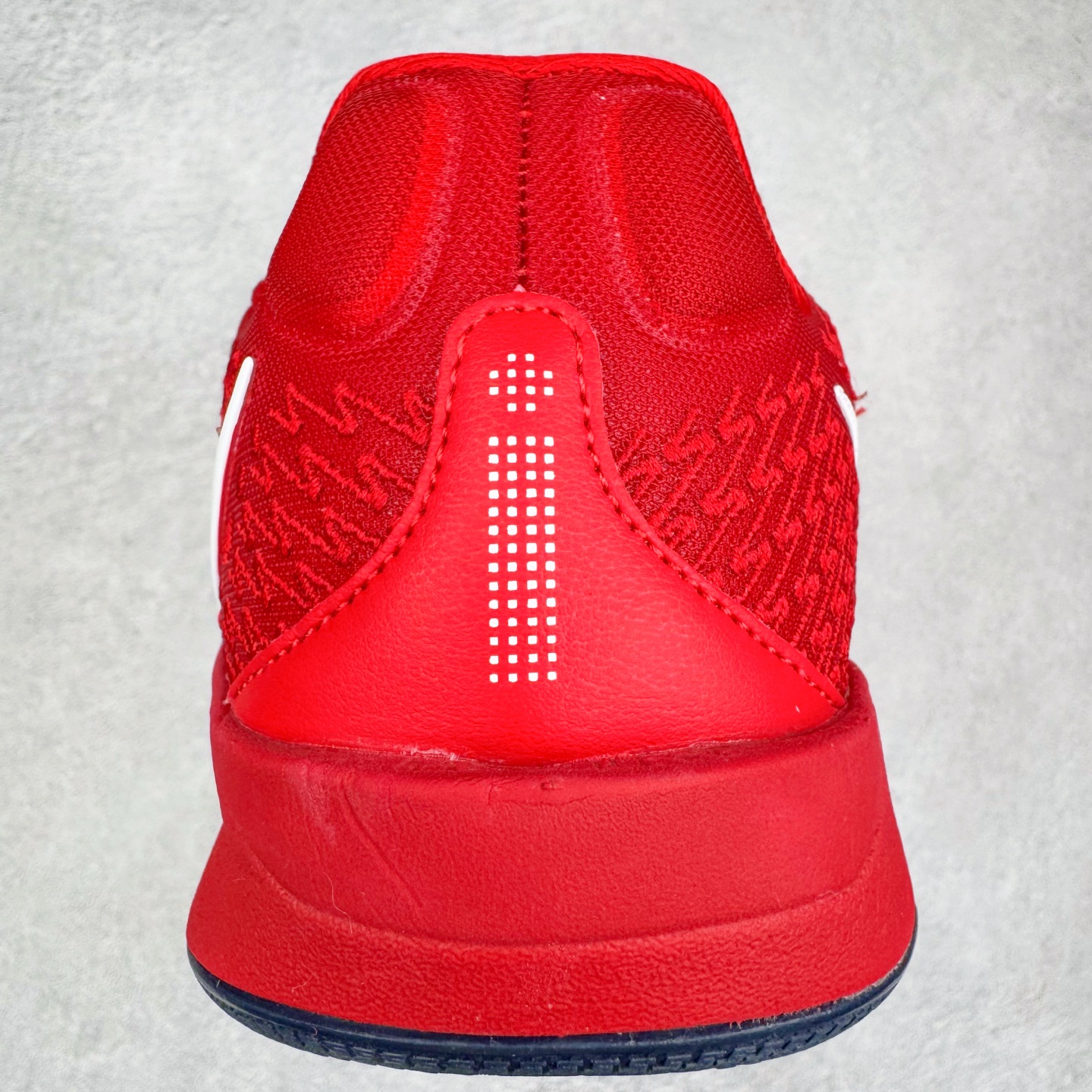 图片[8]-＃Max/灭世 NK Sabrina 2 萨布丽娜二代签名减震防滑低帮篮球鞋 红色 FZ1517-600 革新登场🌪🔝颠覆革新出货‼️缓震配置独家革新！实战属性直接拉满👊🏻实战天花板上限再度提升！实战亲测-性能体验吊打国产同价位鞋款 ⚫️前掌扇形zoom➕增配中足抗扭片➕增配后掌马蹄ZOOM气垫（正品仅配置前掌扇形zoom） 完美解决 正品抗扭不足问题 ⚫️采用科比5代鞋楦以及龙骨数据打造！前后落差仅6mm！小科5实至名归！ ⚫️鞋身➕鞋头增配高频补强层，提升鞋头以及脚踝支撑性 ⚫️鞋垫采用高弹缓震垫材质-磨合一场直接贴合脚型☑️ ⚫️外底加厚2mm，升级止滑配方，磨合一次，抓地原地起飞 后卫旗舰有且只在灭世纯原（支持市场任意货品正面PK） 真材实料，肉眼可见！革新升级绝非空穴来风！灭世纯原内外兼修，用态度诠释最强实战货品👊🏻 尺码：39-46（尺码建议：标准亚洲楦 无需大半码）-选品中心