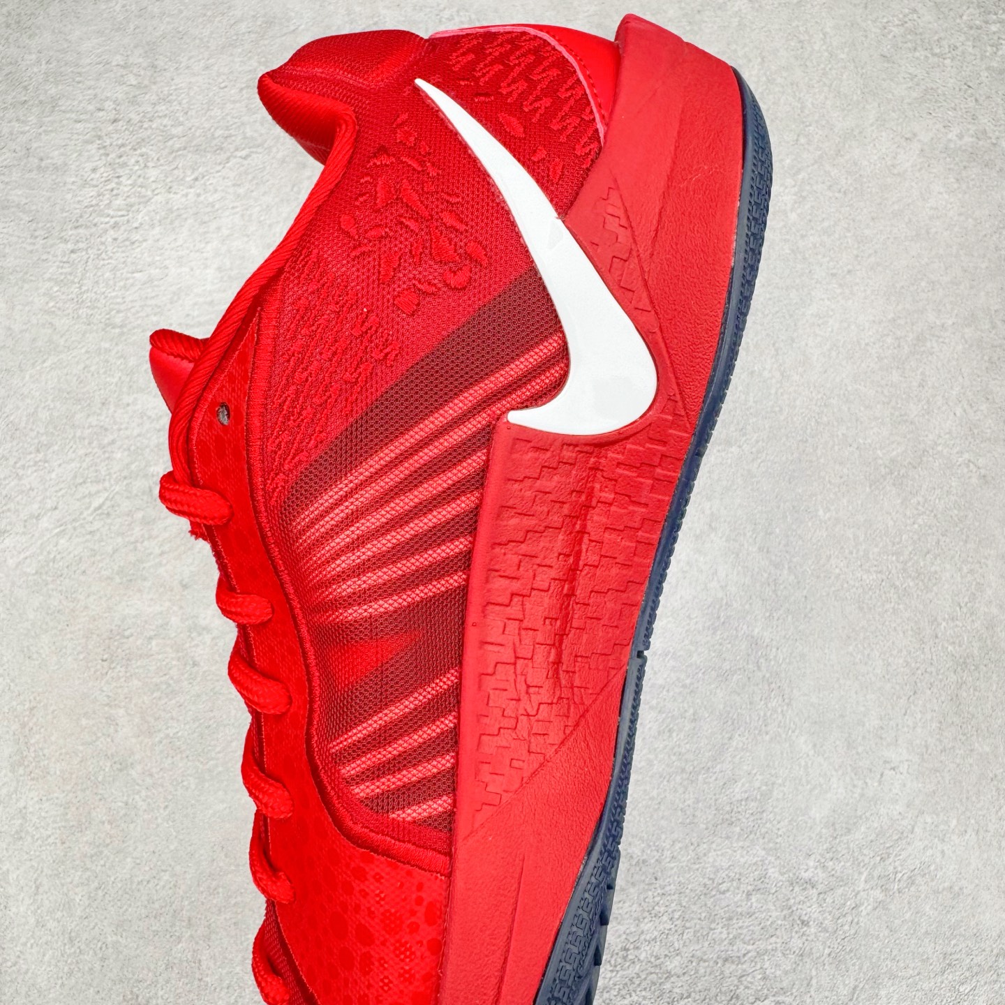 图片[7]-＃Max/灭世 NK Sabrina 2 萨布丽娜二代签名减震防滑低帮篮球鞋 红色 FZ1517-600 革新登场🌪🔝颠覆革新出货‼️缓震配置独家革新！实战属性直接拉满👊🏻实战天花板上限再度提升！实战亲测-性能体验吊打国产同价位鞋款 ⚫️前掌扇形zoom➕增配中足抗扭片➕增配后掌马蹄ZOOM气垫（正品仅配置前掌扇形zoom） 完美解决 正品抗扭不足问题 ⚫️采用科比5代鞋楦以及龙骨数据打造！前后落差仅6mm！小科5实至名归！ ⚫️鞋身➕鞋头增配高频补强层，提升鞋头以及脚踝支撑性 ⚫️鞋垫采用高弹缓震垫材质-磨合一场直接贴合脚型☑️ ⚫️外底加厚2mm，升级止滑配方，磨合一次，抓地原地起飞 后卫旗舰有且只在灭世纯原（支持市场任意货品正面PK） 真材实料，肉眼可见！革新升级绝非空穴来风！灭世纯原内外兼修，用态度诠释最强实战货品👊🏻 尺码：39-46（尺码建议：标准亚洲楦 无需大半码）-选品中心