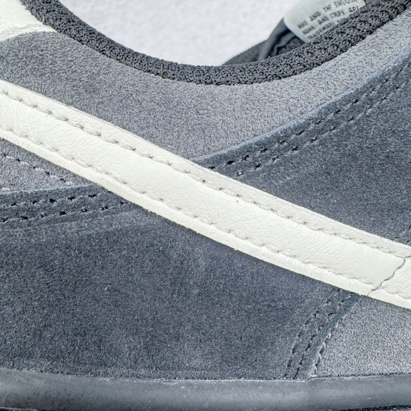 图片[16]-＃YC纯原 NK Dunk Low 黑灰 HQ1931-001 实力大厂出品 新配色陆续开发 利润个位数只为口碑 全套原纸板楦头开发 确保原汁原味 完美呈现DUNK版型 一比一鞋头弧度高度鞋身弧度 此版本只针对中端市场 皮料材质有所更替 其他数据细节工艺流程均保持一致 绝不口嗨 细节品控鞋型随意对比 独家私模官方第六代原厂航空铝磨具打磨大底 鞋头坡度极致还原 无解鞋型 原盒原配 圈内天花板工艺 原厂玻璃冲刀 超高清洁度 全鞋零毛边皮料切割 原厂中底布点胶 中底布拉帮走线遵循公司 尺码：36 36.5 37.5 38 38.5 39 40 40.5 41 42 42.5 43 44 44.5 45 46-选品中心