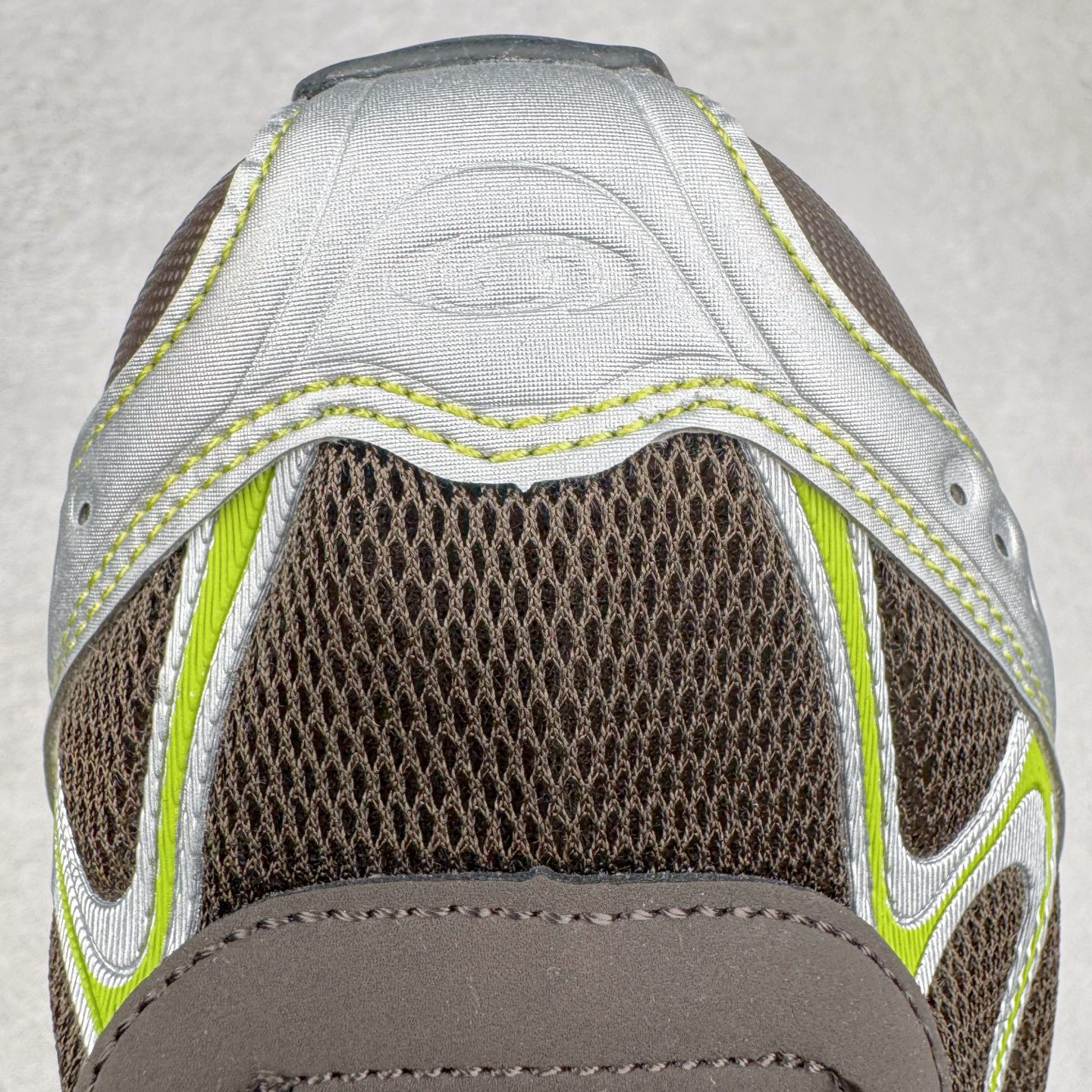 图片[13]-＃HP SALOMON XT-WHISPER 萨洛蒙圆头防滑耐磨低帮休闲越野训练城市通勤跑步鞋 男女同款 浅棕色 纯原外贸平台特供订单 耗时半年巨作 全套原纸板楦头开发 原厂特供网布配套加持 确保原汁原味 完美呈现版型 原档数据独家私模五层组合大底 男女鞋同步官方开发至46.5 原装Ortholite轻量化鞋垫 中底布带钢印编号 原厂TPU锁扣 进口港宝加持 后跟自然饱满 还原公司包裹性 鞋面以“锯齿”状的包裹系统呈现 在基色底之下加入了各种色点缀 将公司的最新技术和时尚前卫的造型融入耐用的长跑款式中 鞋面由 TPU 薄膜制成 并焊接在高耐磨网眼上 使其既时尚又坚固 由 ACS底盘支撑 可增强稳定性和支撑力 以及由橡胶凸耳 Contragrip外底覆盖的 EVA 缓冲中底 旨在应对崎岖的地形 鞋舌上的彩色Salomon 标签、Quicklace 系统以及鞋头、鞋舌和鞋跟上的附加品牌使细节更加完美 让穿着者可以轻松驾驭户外与通勤下的任何运动生活场景 无缝鞋身户外随意纵横 颜值与脚感兼备 出街通勤 绝对非常吸睛 你值得拥有 尺码：36 36.5 37.5 38 38.5 39 40 40.5 41 42 42.5 43 44 44.5 45 46 46.5 注意：偏小1码-选品中心