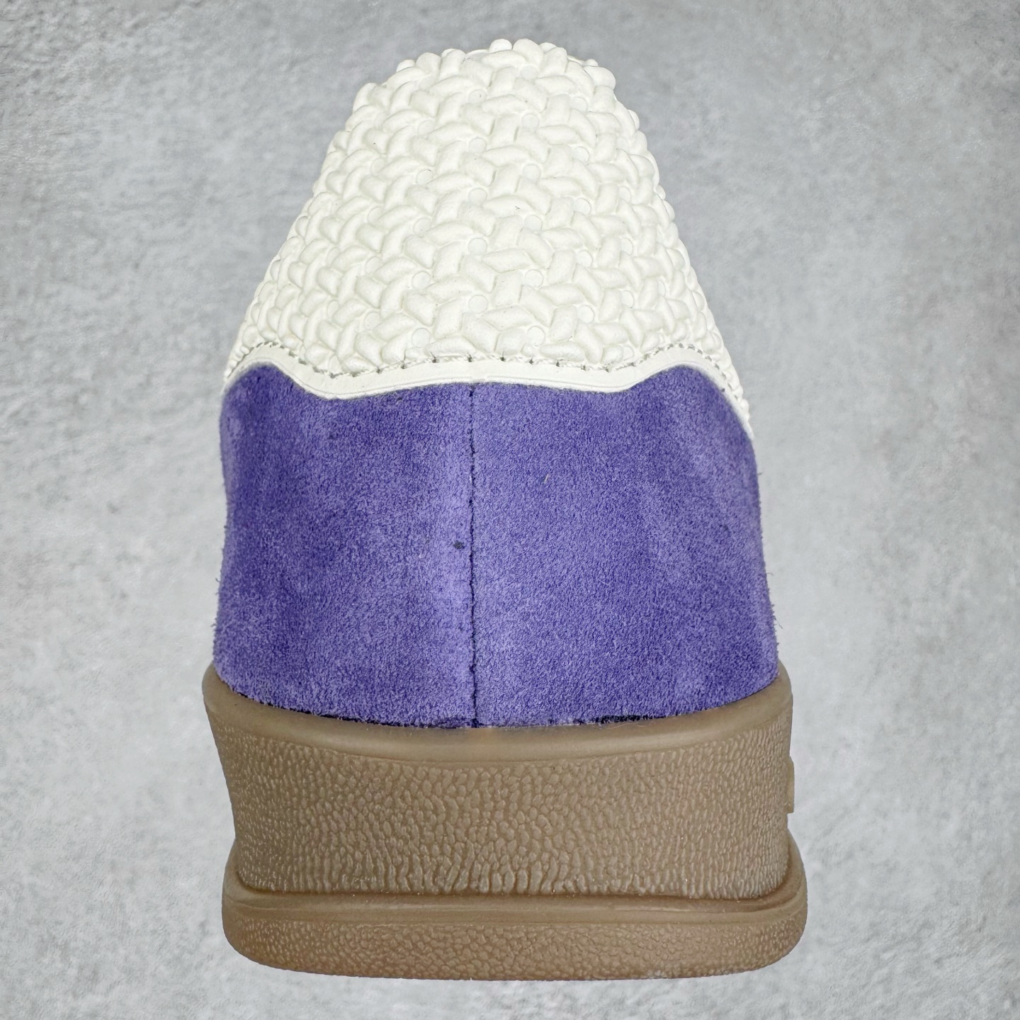 图片[8]-＃HP纯原 AD Original Gazelle Trainers 瞪羚室内鞋系列低帮复古百搭休闲运动德训风板鞋 IF1806 高端零售特供批次 原厂定制长毛翻毛皮组合环保纤维革鞋面材质 内置环保海玻璃鞋垫 外置RB橡胶大底 产品品控稳定性领先行业 原厂全套原楦原纸板冲刀磨具开发 原厂皮料加持 原厂港宝加持定型后跟R度完美 将复古进行到底 简约流畅 三十年不变经典 这款Gazelle运动鞋 无论面料、配色、质感或设计 都只在重现其1991年原款的经典 皮革鞋面 撞色三条纹和鞋跟标的设计 力求呈现90年代的经典复古风潮 Samba火热的同时 也带动了其它的复古鞋型 Gazelle便是其中一只 Gazelle Indoor拥有包边更宽的T字型鞋头 更好的保护运动员的前掌 浓浓的复古氛围感 非常适合现在流行的Cleanfit风格 尺码：35.5 36 36⅔ 37⅓ 38 38⅔ 39⅓ 40 40⅔ 41⅓ 42 42⅔ 43⅓ 44 44⅔ 45-选品中心