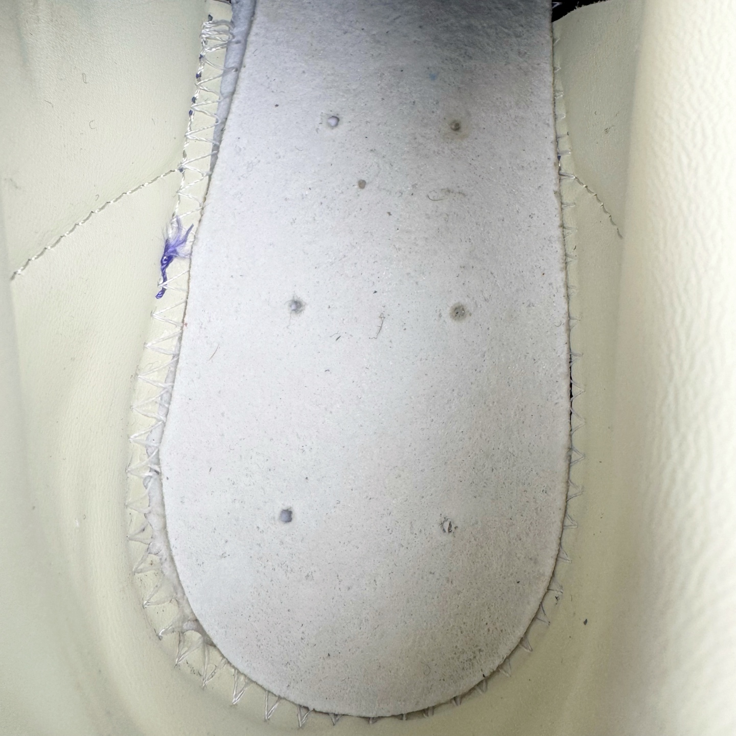 图片[10]-＃HP纯原 AD Original Gazelle Trainers 瞪羚室内鞋系列低帮复古百搭休闲运动德训风板鞋 IF1806 高端零售特供批次 原厂定制长毛翻毛皮组合环保纤维革鞋面材质 内置环保海玻璃鞋垫 外置RB橡胶大底 产品品控稳定性领先行业 原厂全套原楦原纸板冲刀磨具开发 原厂皮料加持 原厂港宝加持定型后跟R度完美 将复古进行到底 简约流畅 三十年不变经典 这款Gazelle运动鞋 无论面料、配色、质感或设计 都只在重现其1991年原款的经典 皮革鞋面 撞色三条纹和鞋跟标的设计 力求呈现90年代的经典复古风潮 Samba火热的同时 也带动了其它的复古鞋型 Gazelle便是其中一只 Gazelle Indoor拥有包边更宽的T字型鞋头 更好的保护运动员的前掌 浓浓的复古氛围感 非常适合现在流行的Cleanfit风格 尺码：35.5 36 36⅔ 37⅓ 38 38⅔ 39⅓ 40 40⅔ 41⅓ 42 42⅔ 43⅓ 44 44⅔ 45-选品中心