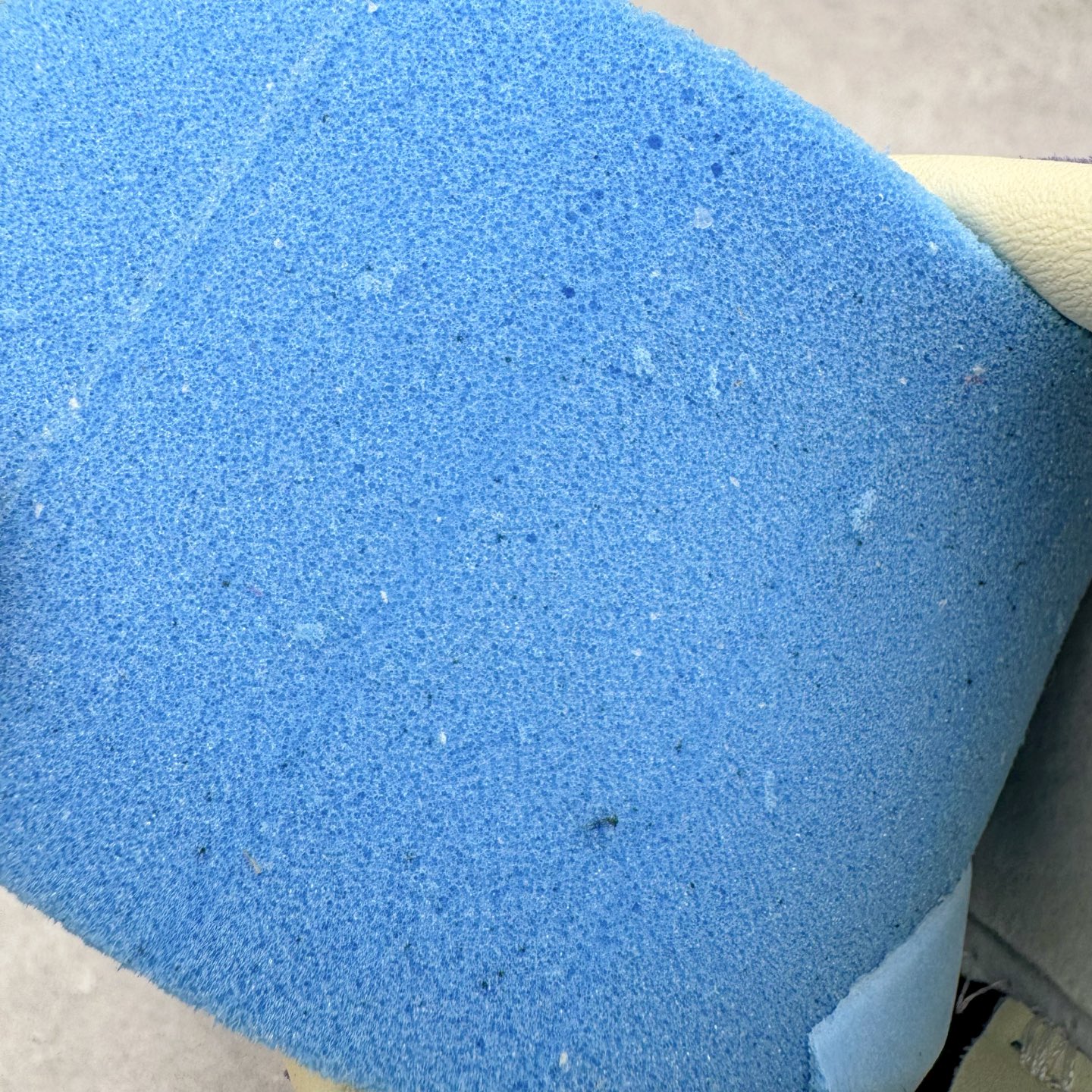 图片[11]-＃HP纯原 AD Original Gazelle Trainers 瞪羚室内鞋系列低帮复古百搭休闲运动德训风板鞋 IF1806 高端零售特供批次 原厂定制长毛翻毛皮组合环保纤维革鞋面材质 内置环保海玻璃鞋垫 外置RB橡胶大底 产品品控稳定性领先行业 原厂全套原楦原纸板冲刀磨具开发 原厂皮料加持 原厂港宝加持定型后跟R度完美 将复古进行到底 简约流畅 三十年不变经典 这款Gazelle运动鞋 无论面料、配色、质感或设计 都只在重现其1991年原款的经典 皮革鞋面 撞色三条纹和鞋跟标的设计 力求呈现90年代的经典复古风潮 Samba火热的同时 也带动了其它的复古鞋型 Gazelle便是其中一只 Gazelle Indoor拥有包边更宽的T字型鞋头 更好的保护运动员的前掌 浓浓的复古氛围感 非常适合现在流行的Cleanfit风格 尺码：35.5 36 36⅔ 37⅓ 38 38⅔ 39⅓ 40 40⅔ 41⅓ 42 42⅔ 43⅓ 44 44⅔ 45-选品中心