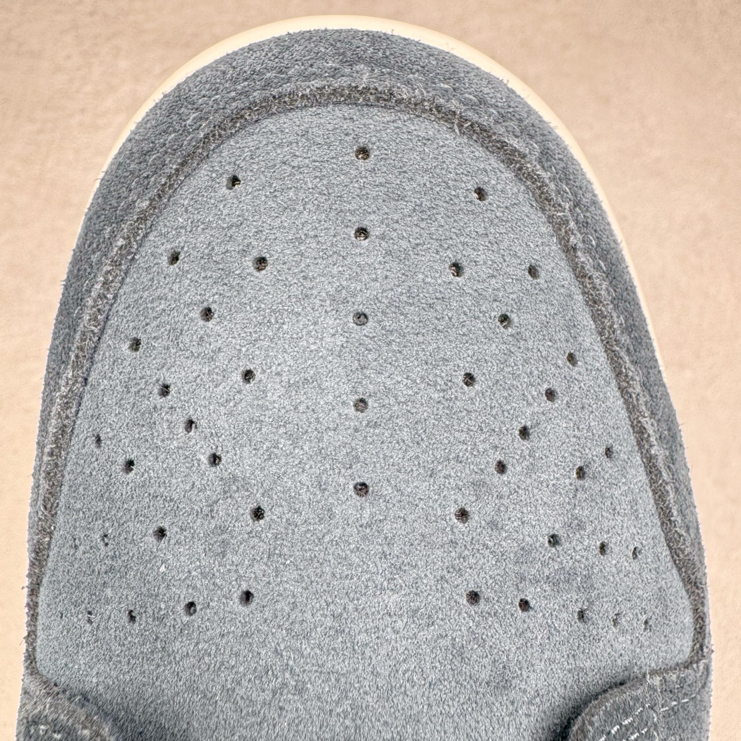 图片[14]-＃YC纯原 NK Dunk Low 海军蓝 HQ1931-400 实力大厂出品 新配色陆续开发 利润个位数只为口碑 全套原纸板楦头开发 确保原汁原味 完美呈现DUNK版型 一比一鞋头弧度高度鞋身弧度 此版本只针对中端市场 皮料材质有所更替 其他数据细节工艺流程均保持一致 绝不口嗨 细节品控鞋型随意对比 独家私模官方第六代原厂航空铝磨具打磨大底 鞋头坡度极致还原 无解鞋型 原盒原配 圈内天花板工艺 原厂玻璃冲刀 超高清洁度 全鞋零毛边皮料切割 原厂中底布点胶 中底布拉帮走线遵循公司 尺码：36 36.5 37.5 38 38.5 39 40 40.5 41 42 42.5 43 44 44.5 45 46-选品中心