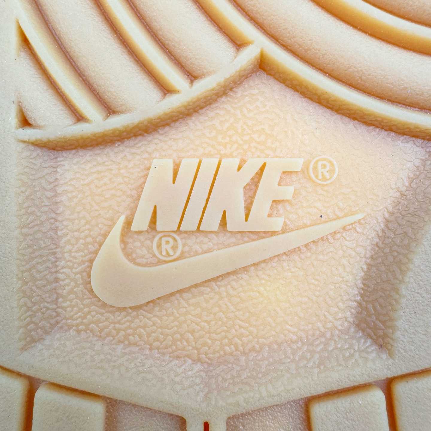 图片[19]-＃YC纯原 NK Dunk Low 海军蓝 HQ1931-400 实力大厂出品 新配色陆续开发 利润个位数只为口碑 全套原纸板楦头开发 确保原汁原味 完美呈现DUNK版型 一比一鞋头弧度高度鞋身弧度 此版本只针对中端市场 皮料材质有所更替 其他数据细节工艺流程均保持一致 绝不口嗨 细节品控鞋型随意对比 独家私模官方第六代原厂航空铝磨具打磨大底 鞋头坡度极致还原 无解鞋型 原盒原配 圈内天花板工艺 原厂玻璃冲刀 超高清洁度 全鞋零毛边皮料切割 原厂中底布点胶 中底布拉帮走线遵循公司 尺码：36 36.5 37.5 38 38.5 39 40 40.5 41 42 42.5 43 44 44.5 45 46-选品中心