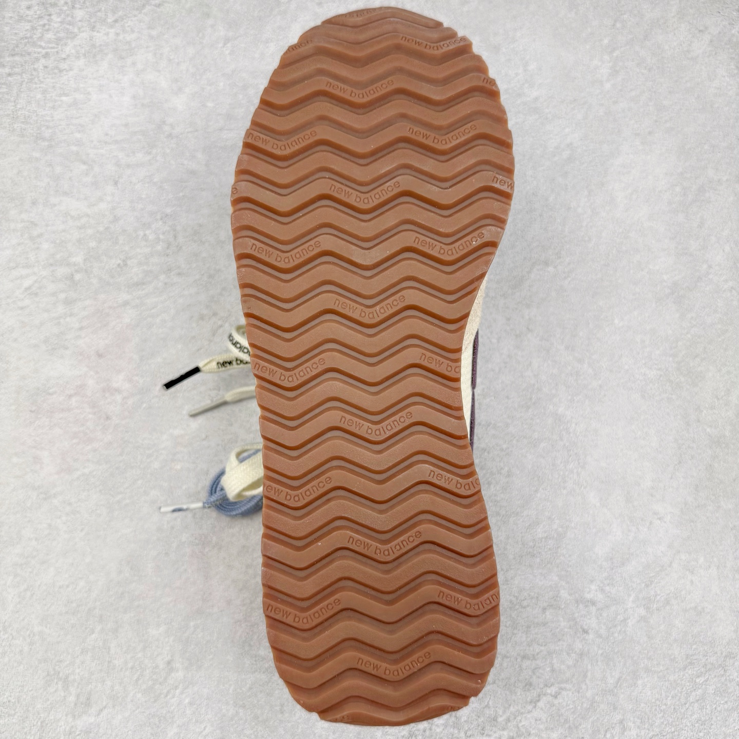 图片[9]-＃总裁 New Balance U471AA NB新百伦织物牛剖层革春夏薄底鞋防滑耐磨平衡轻便低帮生活休闲鞋 原档数据独立私模大底 唯一正确三层组合大底 特高弹切片加持 百分百还原原鞋脚感 NB市场最强产物 防伪原标全套原楦原纸板原厂数据开发 全鞋电脑针车加持 原厂网布 原装进口头层翻毛皮料正确绒感卡色 正确中底拉帮中底网布细节 匠心打造 耗时两个月开发完成 工艺极其复杂难度可想而知 高端零售专供产物 尺码：36 37 37.5 38 38.5 39.5 40 40.5 41.5 42 42.5 43 44 44.5 45 45.5 46.5 47-选品中心