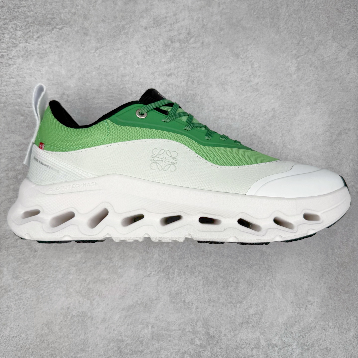 图片[5]-LOEWE x On Cloudtilt 2.0 昂跑罗意威联名 圆头系带生活休闲鞋 此运动品牌 开创于2010年 缓震着陆、强效回弹、轻柔质感的设计构思始终是ON研制关键 与此同时基于“为全球提供革新性的跑步感受”信念 陆续推出了多款跑鞋及其以专业运动人体跑步工程学为设计关键的功能性跑步服饰设备 让跑者不费力气地畅快畅跑 尺码：36 36.5 37.5 38 38.5 39 40 40.5 41 42 42.5 43 44 44.5 45-选品中心