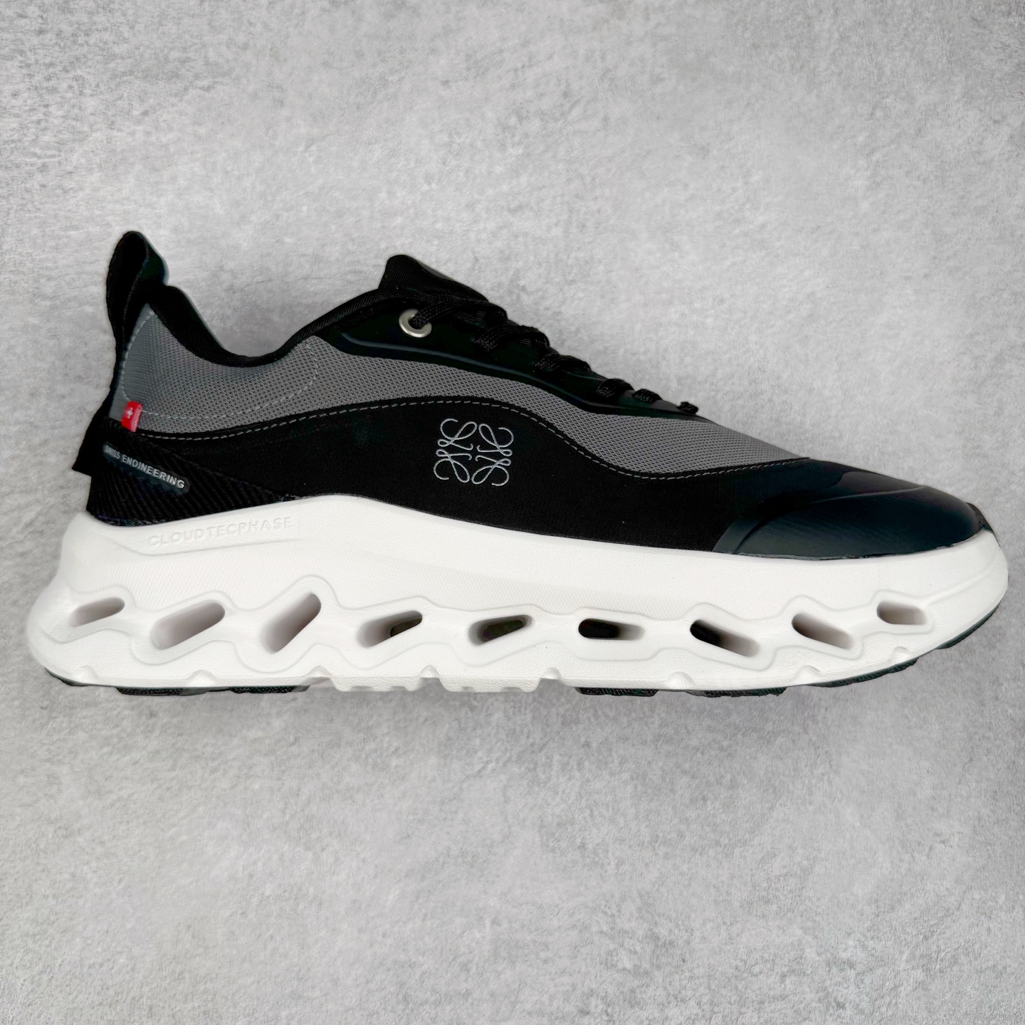 图片[7]-LOEWE x On Cloudtilt 2.0 昂跑罗意威联名 圆头系带生活休闲鞋 此运动品牌 开创于2010年 缓震着陆、强效回弹、轻柔质感的设计构思始终是ON研制关键 与此同时基于“为全球提供革新性的跑步感受”信念 陆续推出了多款跑鞋及其以专业运动人体跑步工程学为设计关键的功能性跑步服饰设备 让跑者不费力气地畅快畅跑 尺码：36 36.5 37.5 38 38.5 39 40 40.5 41 42 42.5 43 44 44.5 45-选品中心