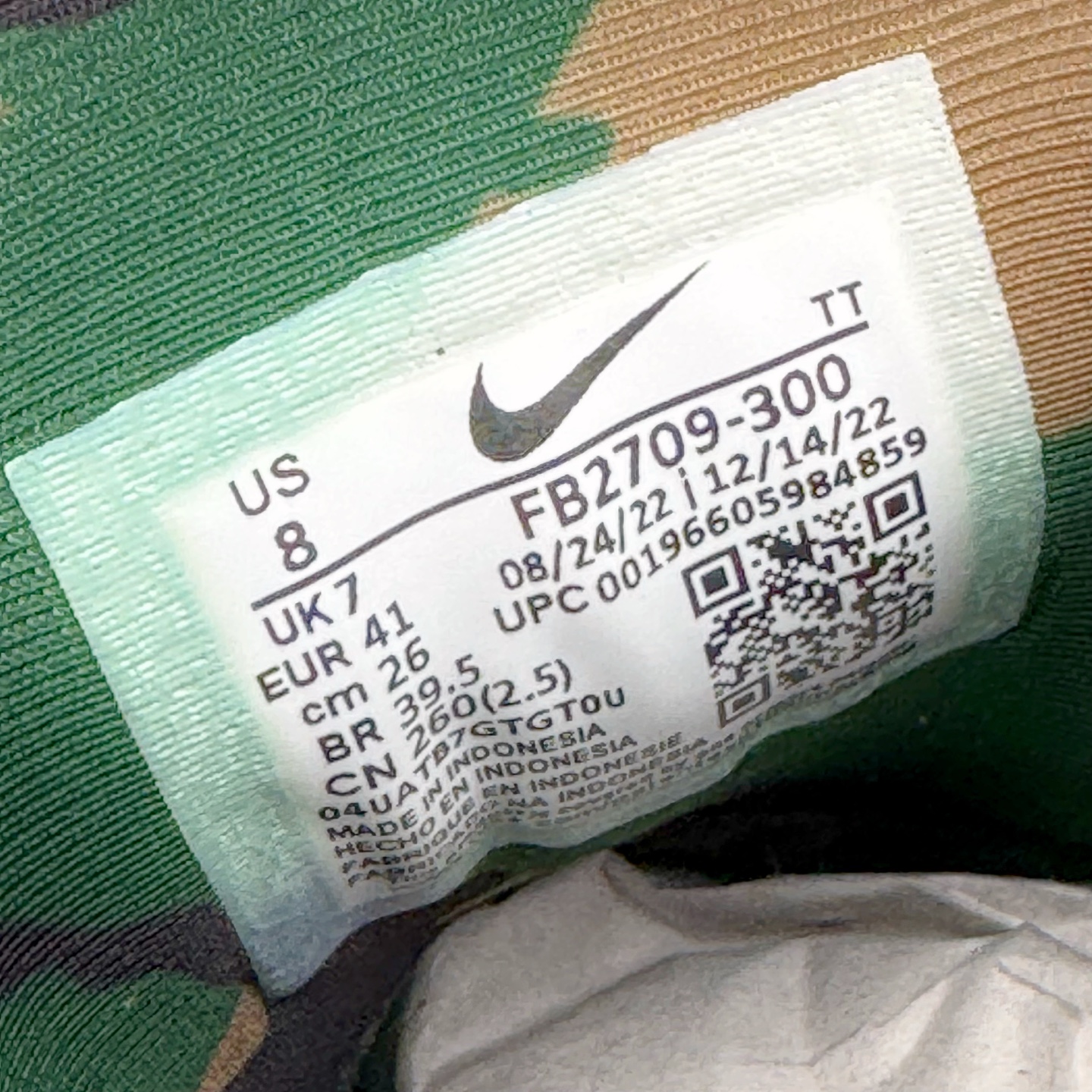 图片[13]-＃GX纯原 Corteiz x NK Air Max 95 联名复古舒适气垫运动鞋 黑绿 FB2709-300 经典重温 外单专供大厂出品 品质稳定 一百余色 终端操作 鞋款设计灵感源于人体构造 中底设计基于人体的脊柱构造 是整体设计的核心 尼龙孔眼代表了肋骨 而分层式面板和网眼象征着肌肉纤维和肉体组织 Air Max 95采用了两个独立的吹塑成型的Air-Sole单元 并首次在前掌使用可视化气垫设计 Swoosh logo夜当作一个 点符号放在了鞋子的后帮位置 20年的发展让 AIR MAX 95有了不同的故事 20年后再度面向世人的时候 焕然一新的面貌 让人有了另外一种清新脱俗的感觉 尺码：40 40.5 41 42 42.5 43 44 44.5 45 45.5 46 47.5 48.5-选品中心