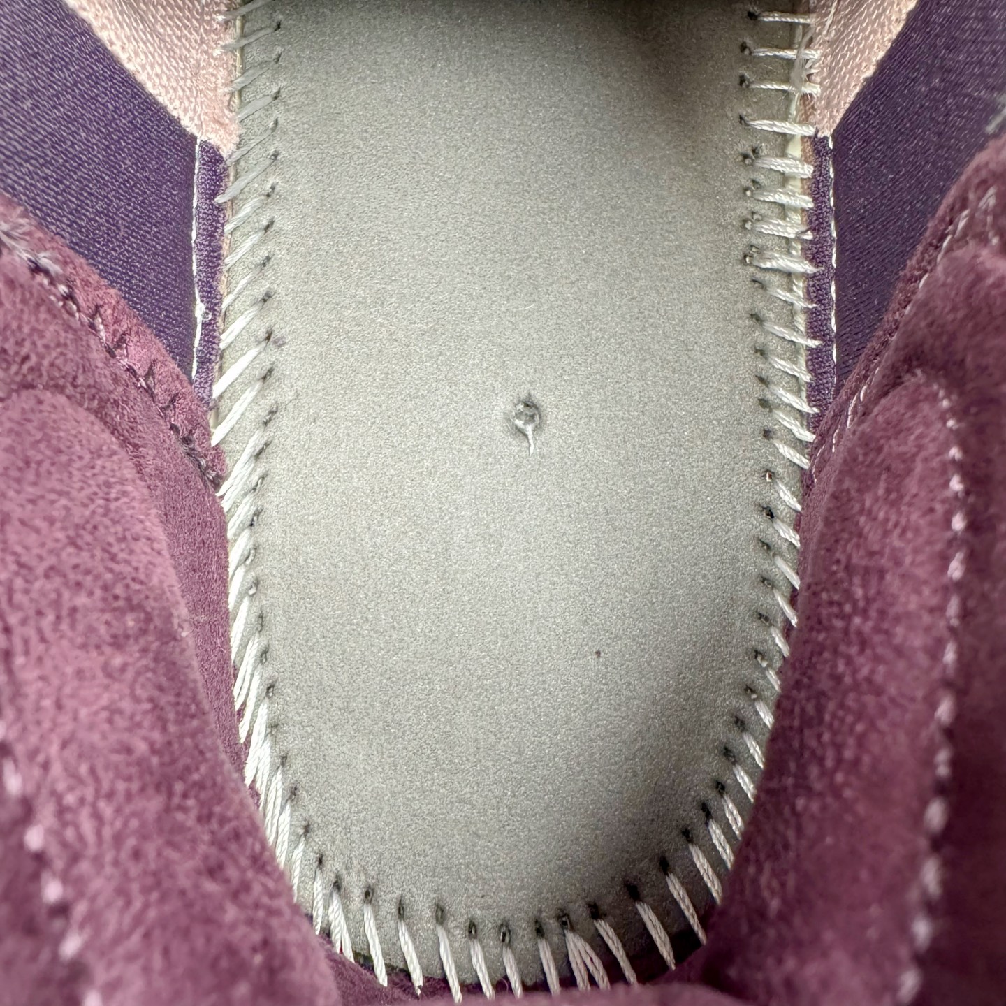 图片[11]-＃纯原 Altra OLYMPUS 6 奥创奥林匹斯六代舒适百搭防滑耐磨低帮户外跑步鞋 2009年，长跑精英运动员Golden Harper在美国犹他州创立了“Altra Footwear”，跑鞋特点是采用舒适的FootShape™M（很适鞋楦）设计和独特的BalancedCushioning™（平衡缓冲）技术，帮助遭受伤病困扰的跑者回归跑步，从而迅速积累起良好的口碑。2011年品牌迅速发展，屡获大奖。2015年开始不仅占据全美跑鞋前十，足迹更是遍布全球。2016年Altra正式进入中国市场，凭借独特的品牌风格以及出色的性能表现，三年来获得越来越多普通跑者的喜爱。销售业绩增长迅速，成为中国越野跑市场占有量前三的跑鞋品牌。实拍调校N版已经零色差零失真 百分百还原实物色彩所见即所得 不存在货不对板色差等低级问题 选购参考实物拍摄 不混卖不参货 只用心做好货严格选品 承诺混一赔十 尺码：39 40 40.5 41 42 42.5 43 44 44.5 45-选品中心