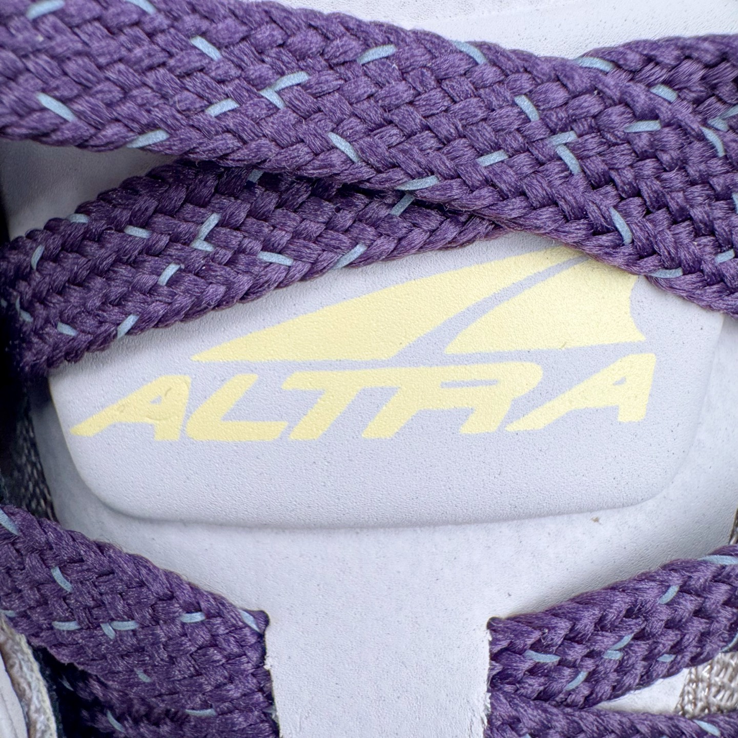 图片[14]-＃纯原 Altra OLYMPUS 6 奥创奥林匹斯六代舒适百搭防滑耐磨低帮户外跑步鞋 2009年，长跑精英运动员Golden Harper在美国犹他州创立了“Altra Footwear”，跑鞋特点是采用舒适的FootShape™M（很适鞋楦）设计和独特的BalancedCushioning™（平衡缓冲）技术，帮助遭受伤病困扰的跑者回归跑步，从而迅速积累起良好的口碑。2011年品牌迅速发展，屡获大奖。2015年开始不仅占据全美跑鞋前十，足迹更是遍布全球。2016年Altra正式进入中国市场，凭借独特的品牌风格以及出色的性能表现，三年来获得越来越多普通跑者的喜爱。销售业绩增长迅速，成为中国越野跑市场占有量前三的跑鞋品牌。实拍调校N版已经零色差零失真 百分百还原实物色彩所见即所得 不存在货不对板色差等低级问题 选购参考实物拍摄 不混卖不参货 只用心做好货严格选品 承诺混一赔十 尺码：39 40 40.5 41 42 42.5 43 44 44.5 45-选品中心