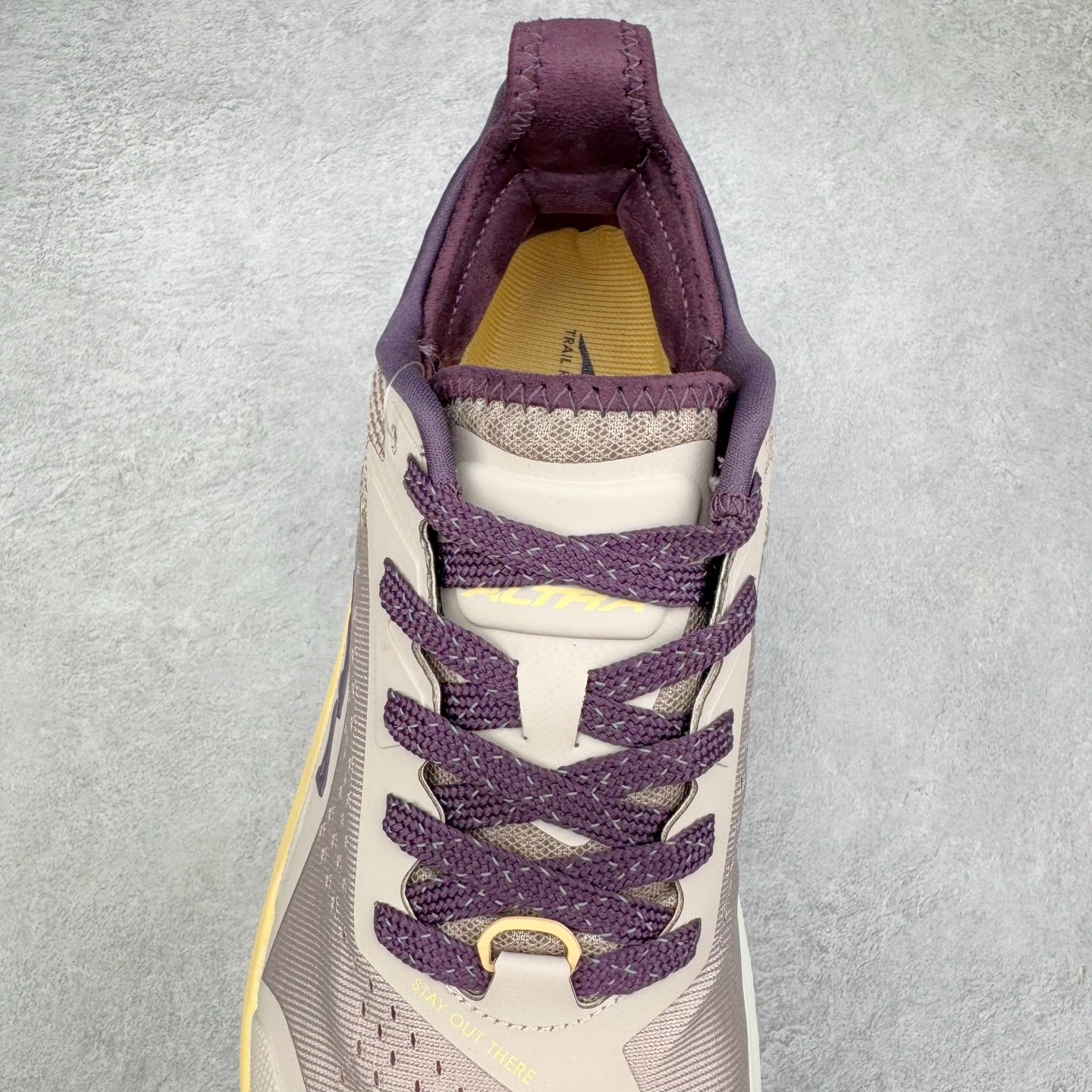 图片[5]-＃纯原 Altra OLYMPUS 6 奥创奥林匹斯六代舒适百搭防滑耐磨低帮户外跑步鞋 2009年，长跑精英运动员Golden Harper在美国犹他州创立了“Altra Footwear”，跑鞋特点是采用舒适的FootShape™M（很适鞋楦）设计和独特的BalancedCushioning™（平衡缓冲）技术，帮助遭受伤病困扰的跑者回归跑步，从而迅速积累起良好的口碑。2011年品牌迅速发展，屡获大奖。2015年开始不仅占据全美跑鞋前十，足迹更是遍布全球。2016年Altra正式进入中国市场，凭借独特的品牌风格以及出色的性能表现，三年来获得越来越多普通跑者的喜爱。销售业绩增长迅速，成为中国越野跑市场占有量前三的跑鞋品牌。实拍调校N版已经零色差零失真 百分百还原实物色彩所见即所得 不存在货不对板色差等低级问题 选购参考实物拍摄 不混卖不参货 只用心做好货严格选品 承诺混一赔十 尺码：39 40 40.5 41 42 42.5 43 44 44.5 45-选品中心