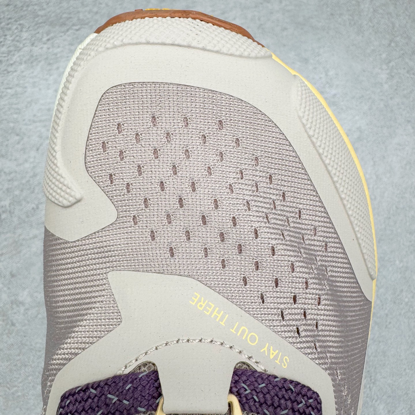 图片[16]-＃纯原 Altra OLYMPUS 6 奥创奥林匹斯六代舒适百搭防滑耐磨低帮户外跑步鞋 2009年，长跑精英运动员Golden Harper在美国犹他州创立了“Altra Footwear”，跑鞋特点是采用舒适的FootShape™M（很适鞋楦）设计和独特的BalancedCushioning™（平衡缓冲）技术，帮助遭受伤病困扰的跑者回归跑步，从而迅速积累起良好的口碑。2011年品牌迅速发展，屡获大奖。2015年开始不仅占据全美跑鞋前十，足迹更是遍布全球。2016年Altra正式进入中国市场，凭借独特的品牌风格以及出色的性能表现，三年来获得越来越多普通跑者的喜爱。销售业绩增长迅速，成为中国越野跑市场占有量前三的跑鞋品牌。实拍调校N版已经零色差零失真 百分百还原实物色彩所见即所得 不存在货不对板色差等低级问题 选购参考实物拍摄 不混卖不参货 只用心做好货严格选品 承诺混一赔十 尺码：39 40 40.5 41 42 42.5 43 44 44.5 45-选品中心