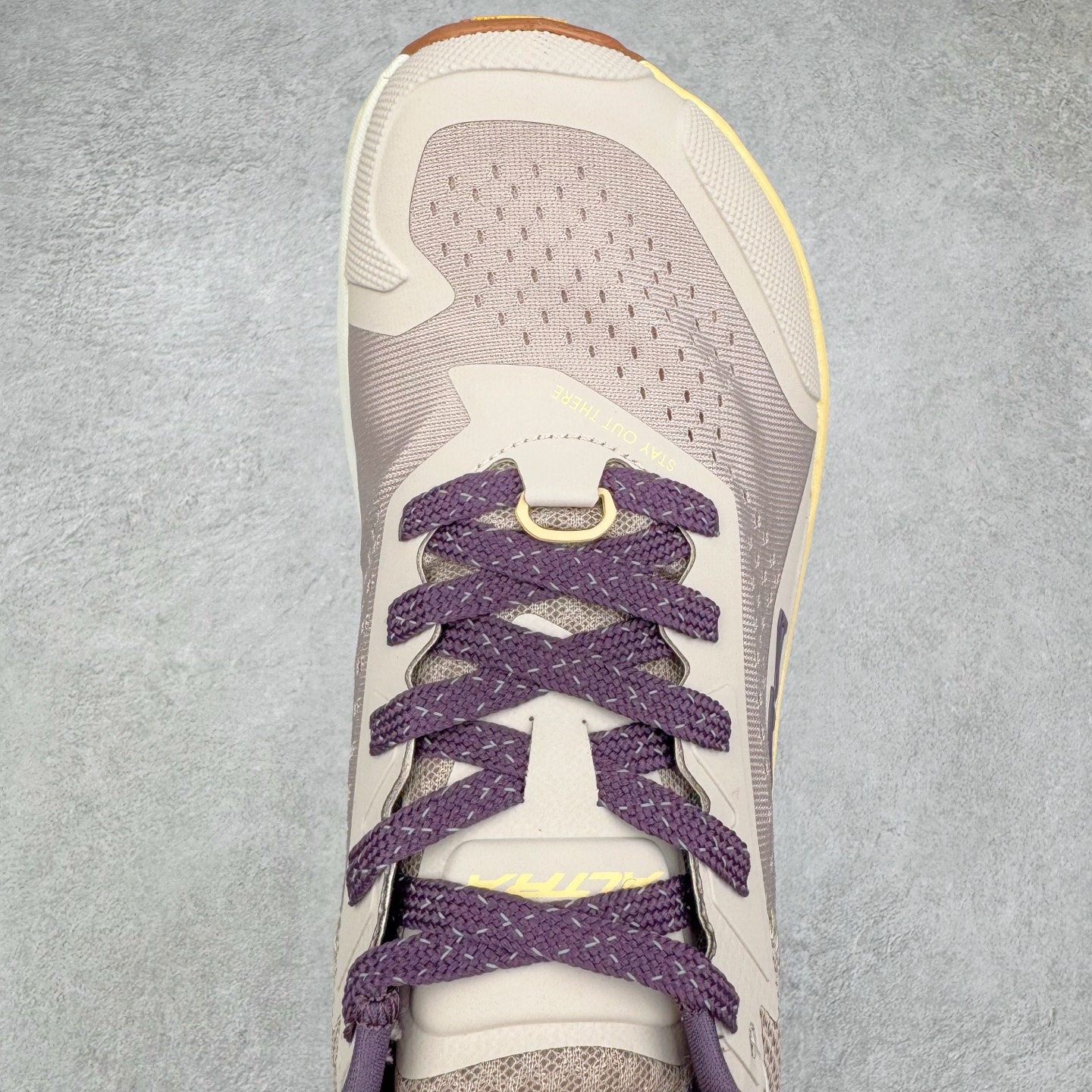 图片[4]-＃纯原 Altra OLYMPUS 6 奥创奥林匹斯六代舒适百搭防滑耐磨低帮户外跑步鞋 2009年，长跑精英运动员Golden Harper在美国犹他州创立了“Altra Footwear”，跑鞋特点是采用舒适的FootShape™M（很适鞋楦）设计和独特的BalancedCushioning™（平衡缓冲）技术，帮助遭受伤病困扰的跑者回归跑步，从而迅速积累起良好的口碑。2011年品牌迅速发展，屡获大奖。2015年开始不仅占据全美跑鞋前十，足迹更是遍布全球。2016年Altra正式进入中国市场，凭借独特的品牌风格以及出色的性能表现，三年来获得越来越多普通跑者的喜爱。销售业绩增长迅速，成为中国越野跑市场占有量前三的跑鞋品牌。实拍调校N版已经零色差零失真 百分百还原实物色彩所见即所得 不存在货不对板色差等低级问题 选购参考实物拍摄 不混卖不参货 只用心做好货严格选品 承诺混一赔十 尺码：39 40 40.5 41 42 42.5 43 44 44.5 45-选品中心