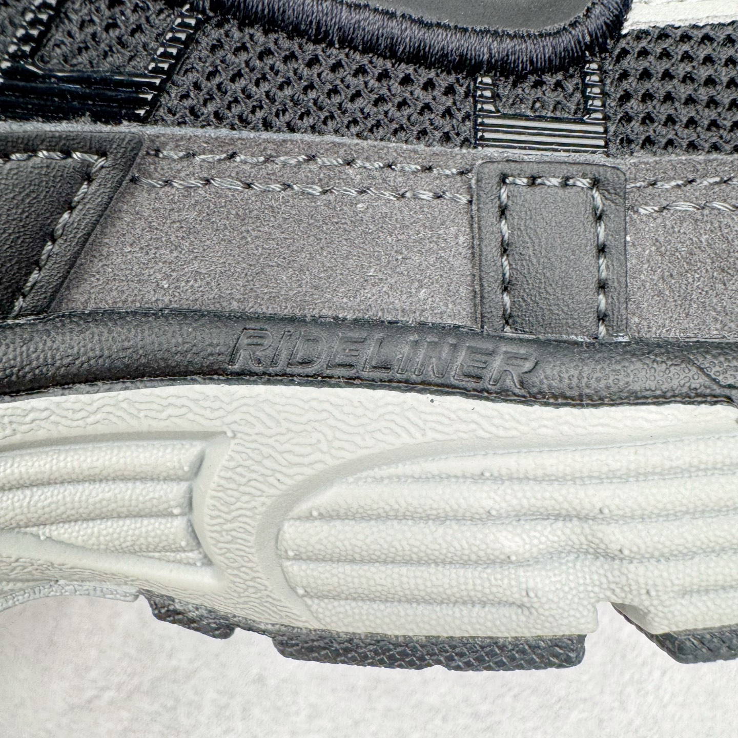 图片[16]-＃CS纯原 NK P-6000 系列低帮复古老爹风休闲运动舒适慢跑鞋 HQ3818-001 购入原鞋原装纸板楦头开发 独家私模四层组合大底 市场唯一正确版本 良心定价 新配色陆续出货 进口三文治网面 融合 Pegasus 过往运动鞋设计 助力 21 世纪早期跑步运动跃升时尚新高度 采用透气网眼布、运动风格线条和耐穿覆面 兼具吸睛外观和舒适感受 中底泡绵以田径赛道为灵感 打造厚实设计 缔造出众缓震性能 尺码：36 36.5 37.5 38 38.5 39 40 40.5 41 42 42.5 43 44 44.5 45-选品中心