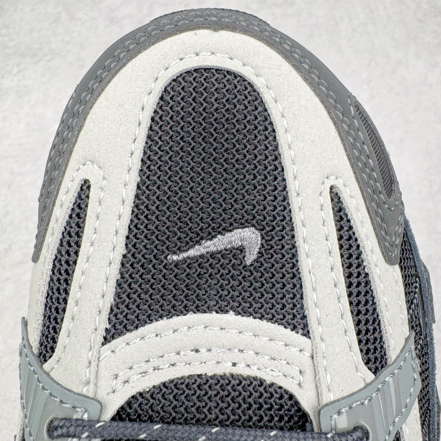 图片[15]-＃CS纯原 NK P-6000 系列低帮复古老爹风休闲运动舒适慢跑鞋 HQ3818-001 购入原鞋原装纸板楦头开发 独家私模四层组合大底 市场唯一正确版本 良心定价 新配色陆续出货 进口三文治网面 融合 Pegasus 过往运动鞋设计 助力 21 世纪早期跑步运动跃升时尚新高度 采用透气网眼布、运动风格线条和耐穿覆面 兼具吸睛外观和舒适感受 中底泡绵以田径赛道为灵感 打造厚实设计 缔造出众缓震性能 尺码：36 36.5 37.5 38 38.5 39 40 40.5 41 42 42.5 43 44 44.5 45-选品中心